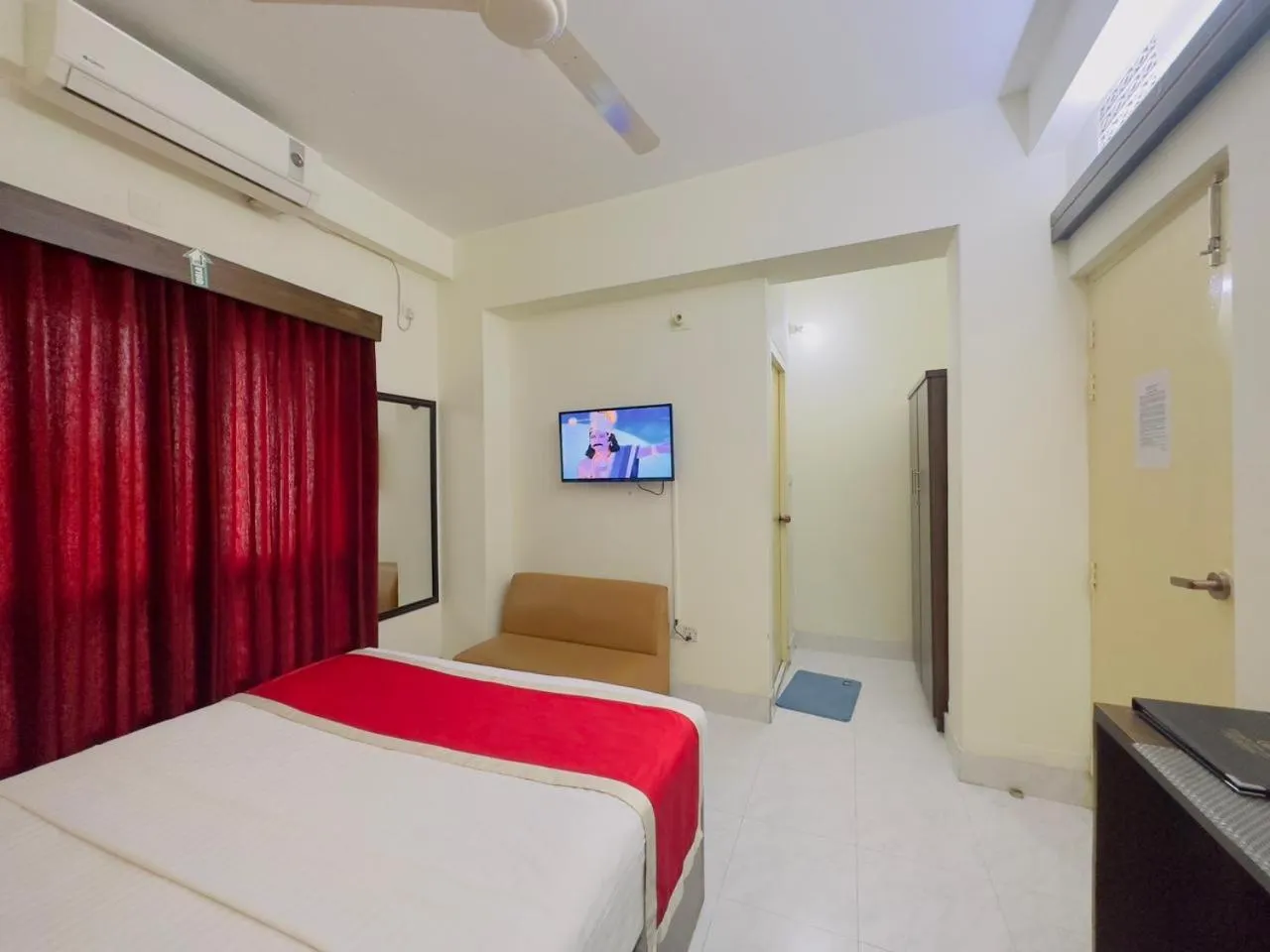 Bedroom in Circle Inn