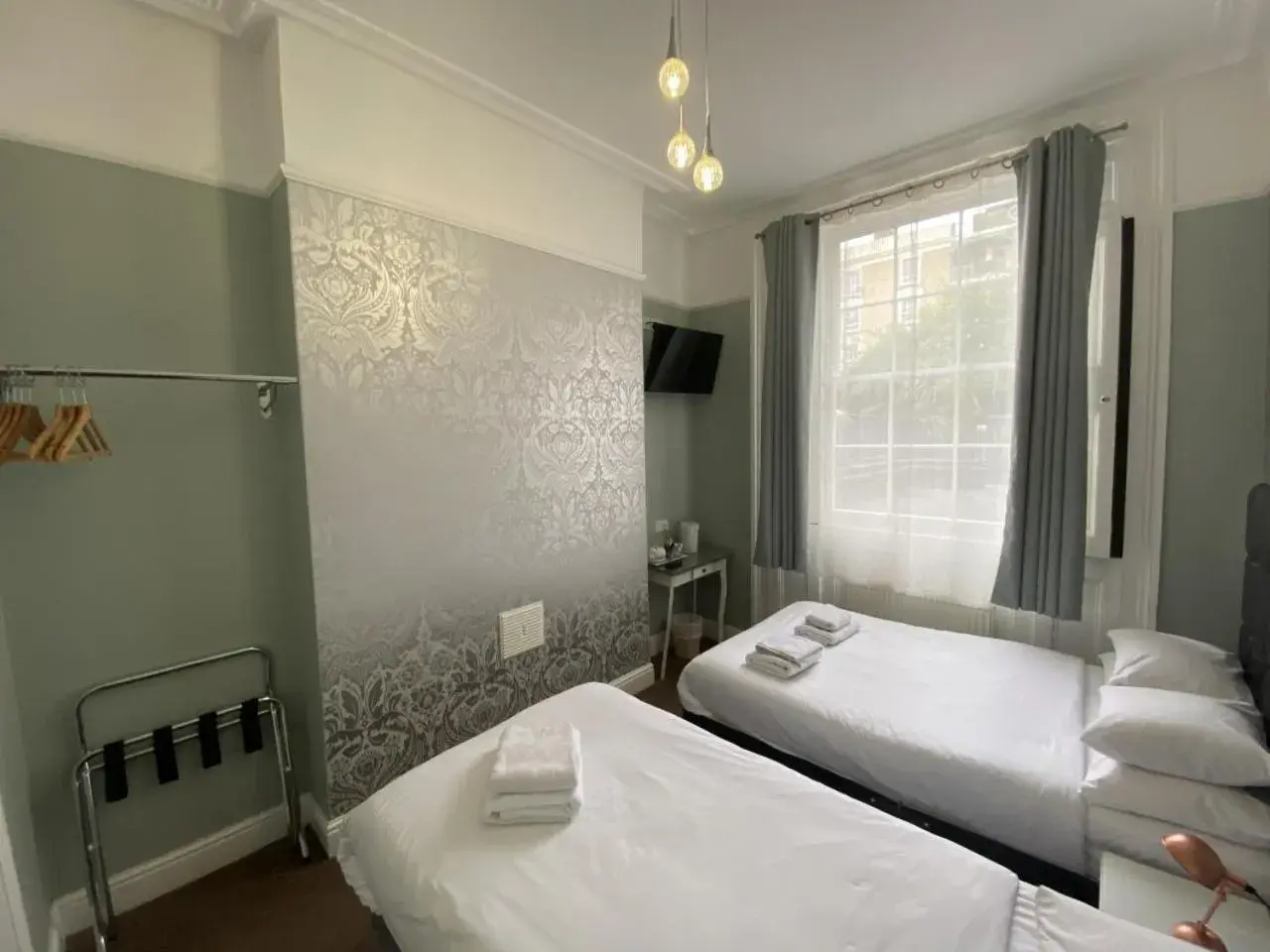 Twin Room in Swinton Hotel Twin Room in Swinton Hotel