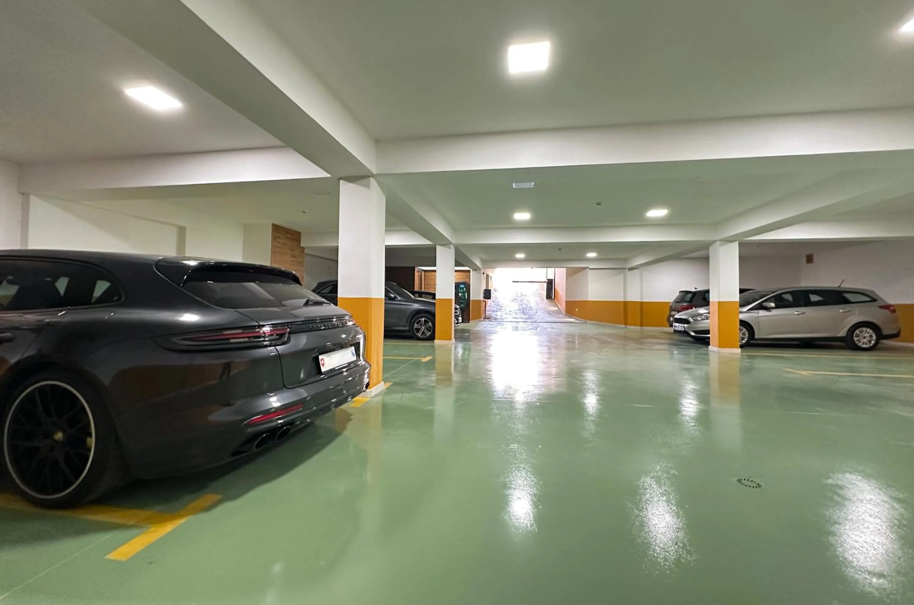 Parking in Hotel Baškuća Sarajevo