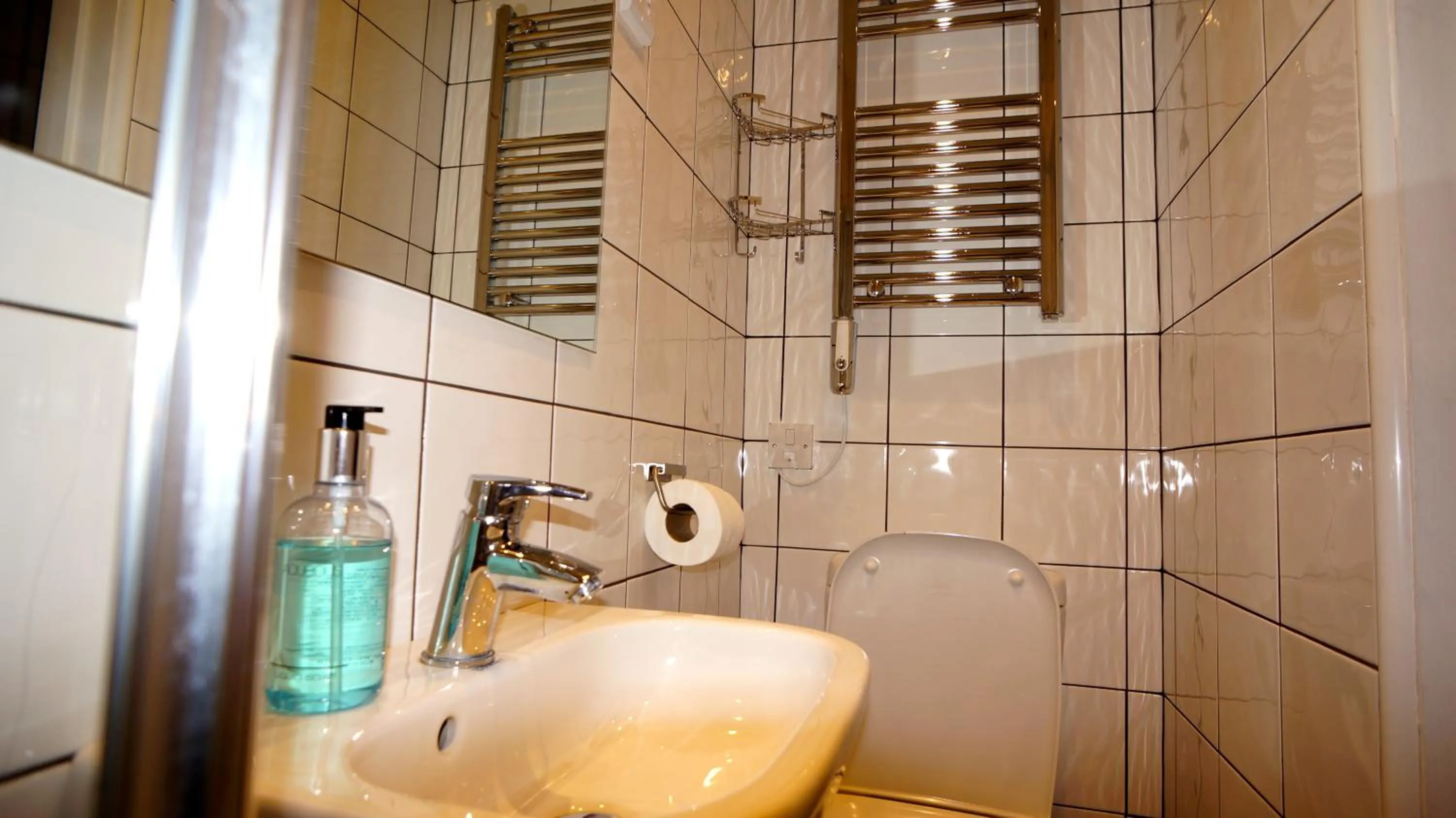 Bathroom in Crestfield Hotel