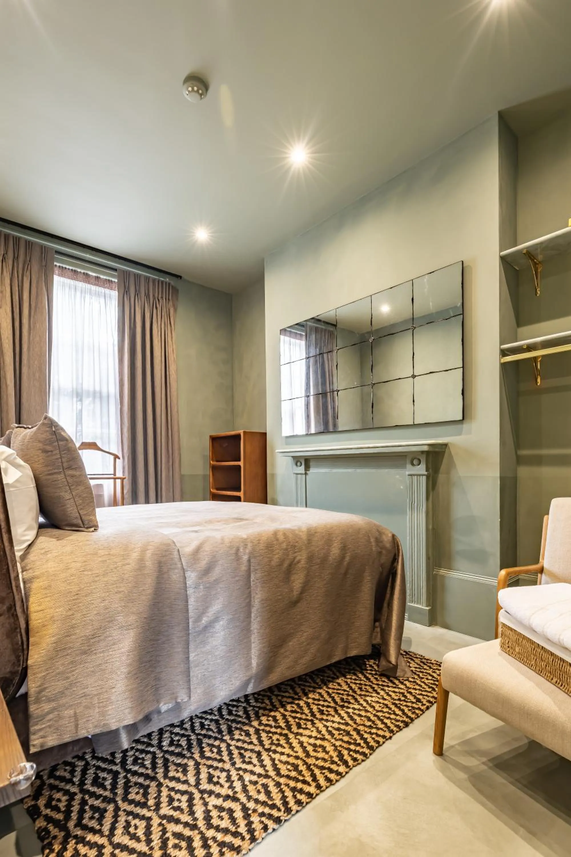 Living room, Bed in The Rokxy Townhouses & Residences - Kings Cross