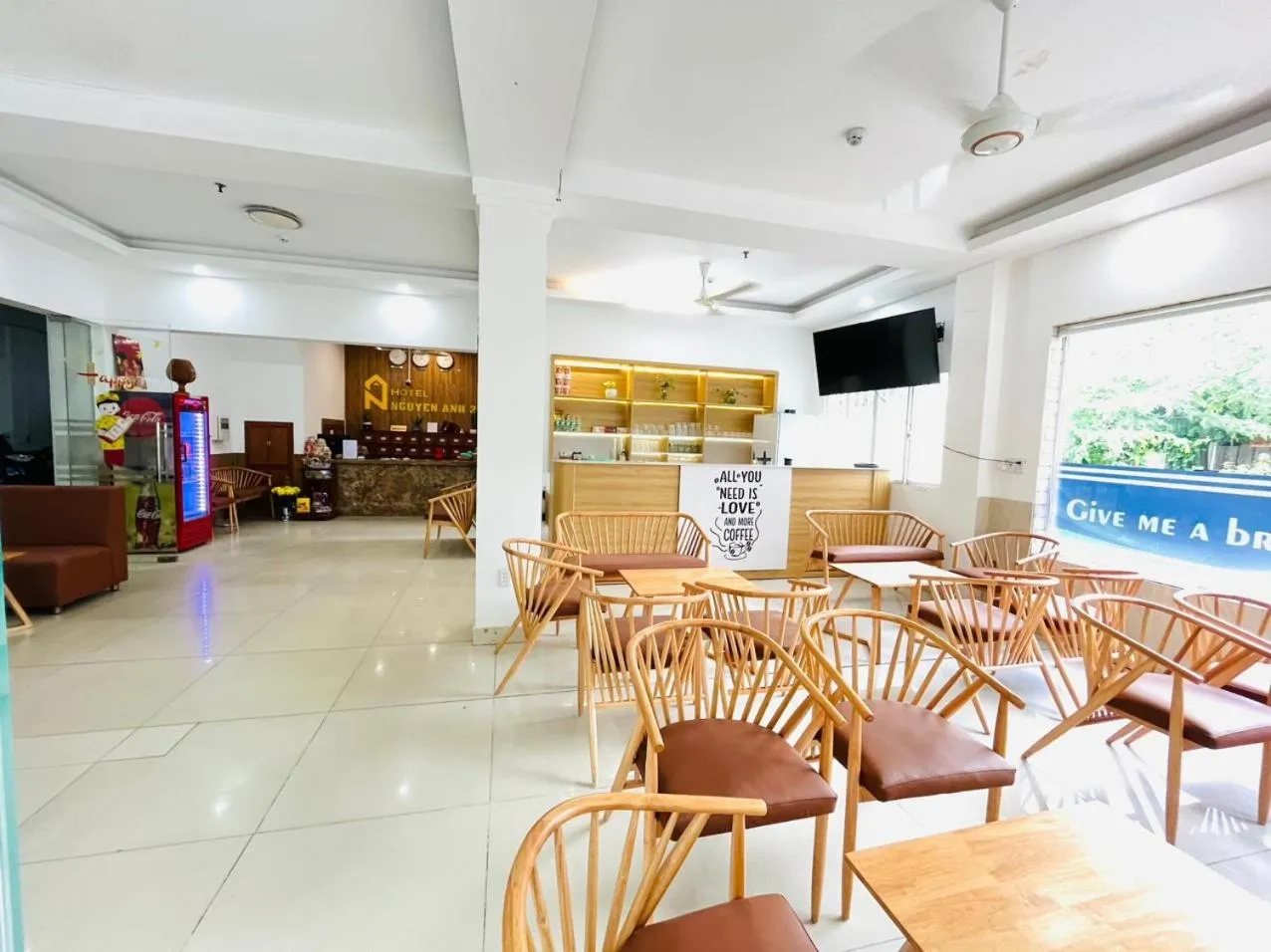 Restaurant/places to eat in Hotel Nguyen Anh 2