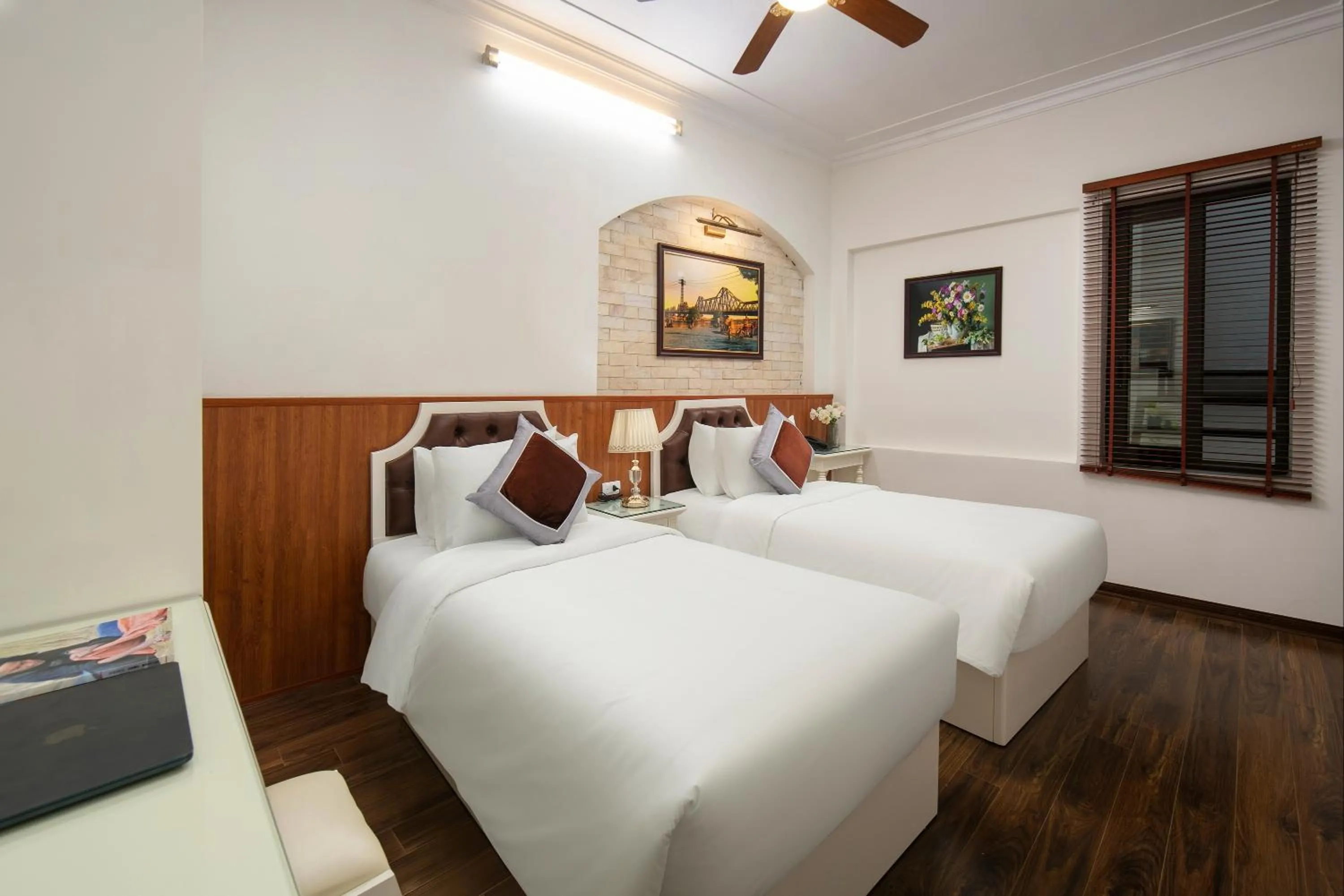 Bed in TrangTrang Luxury Hotel