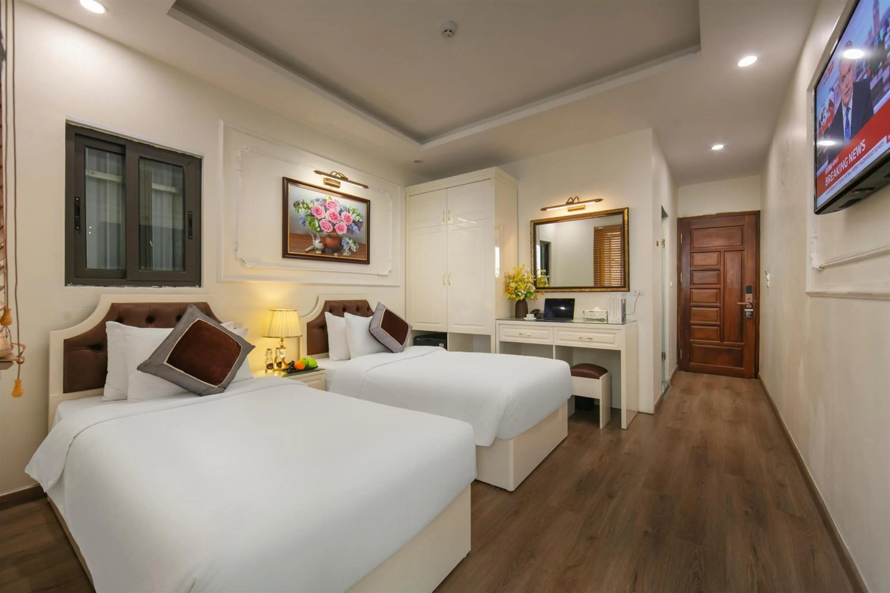Bed in TrangTrang Luxury Hotel