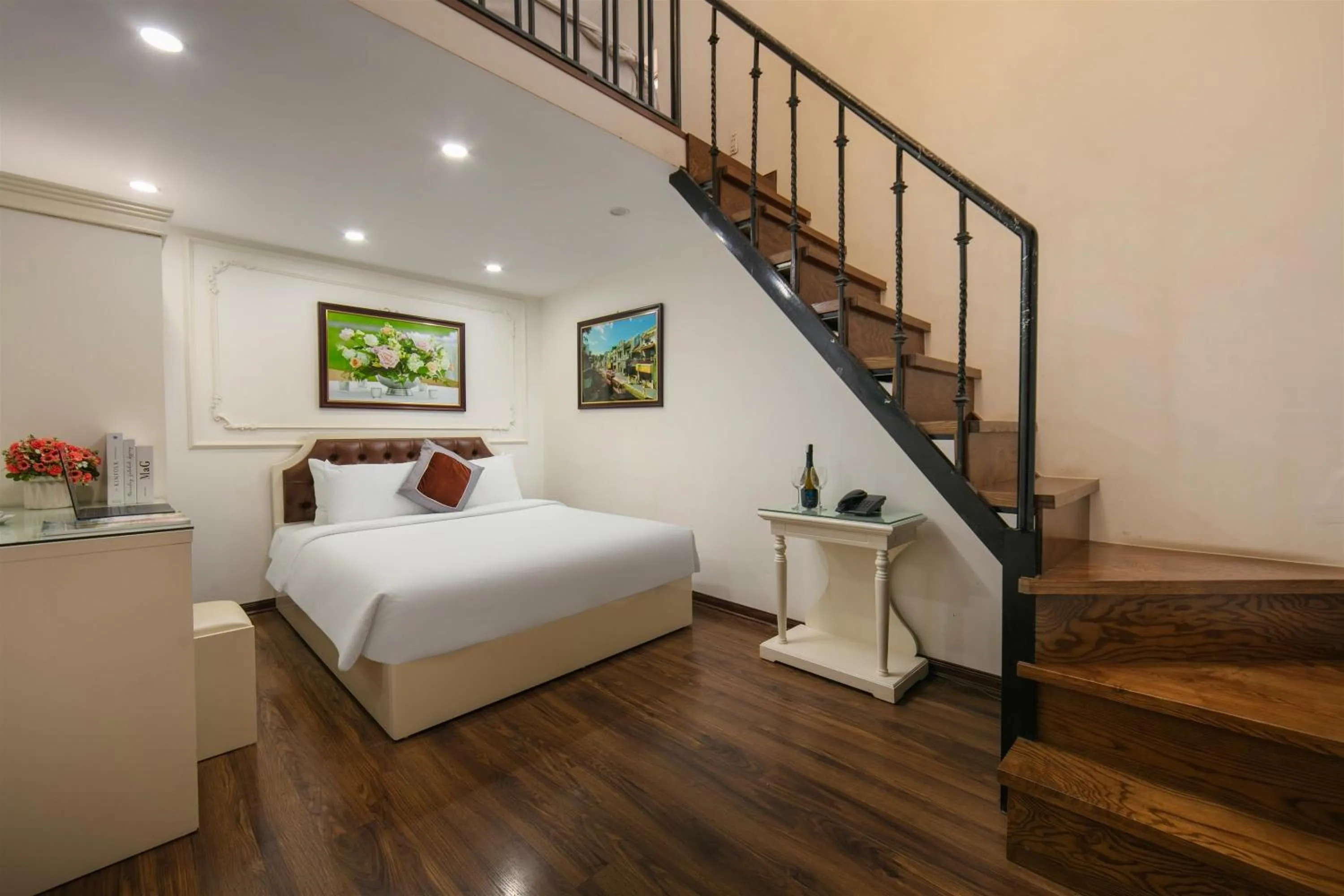 Bed in TrangTrang Luxury Hotel