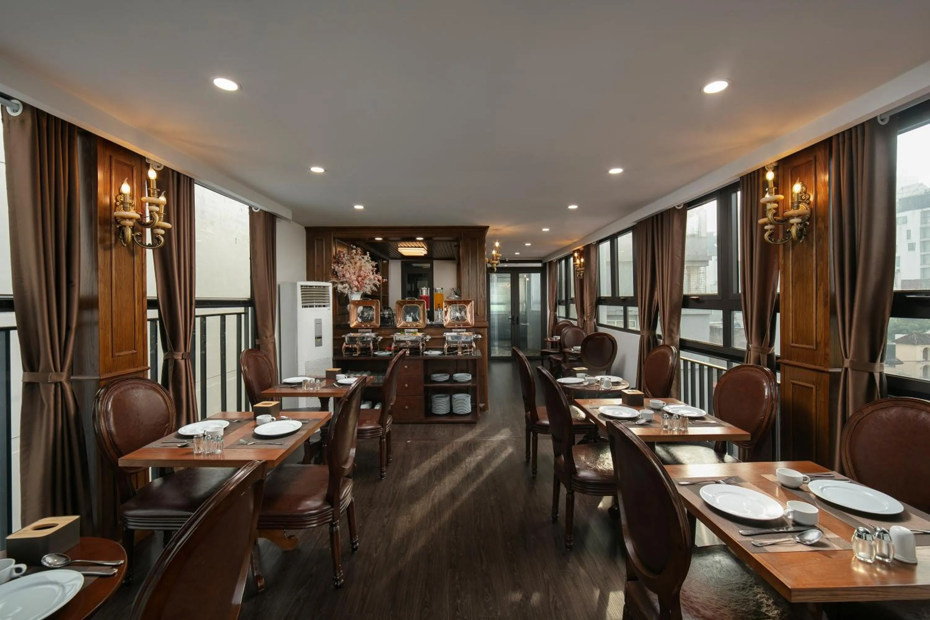 Restaurant/places to eat in TrangTrang Luxury Hotel