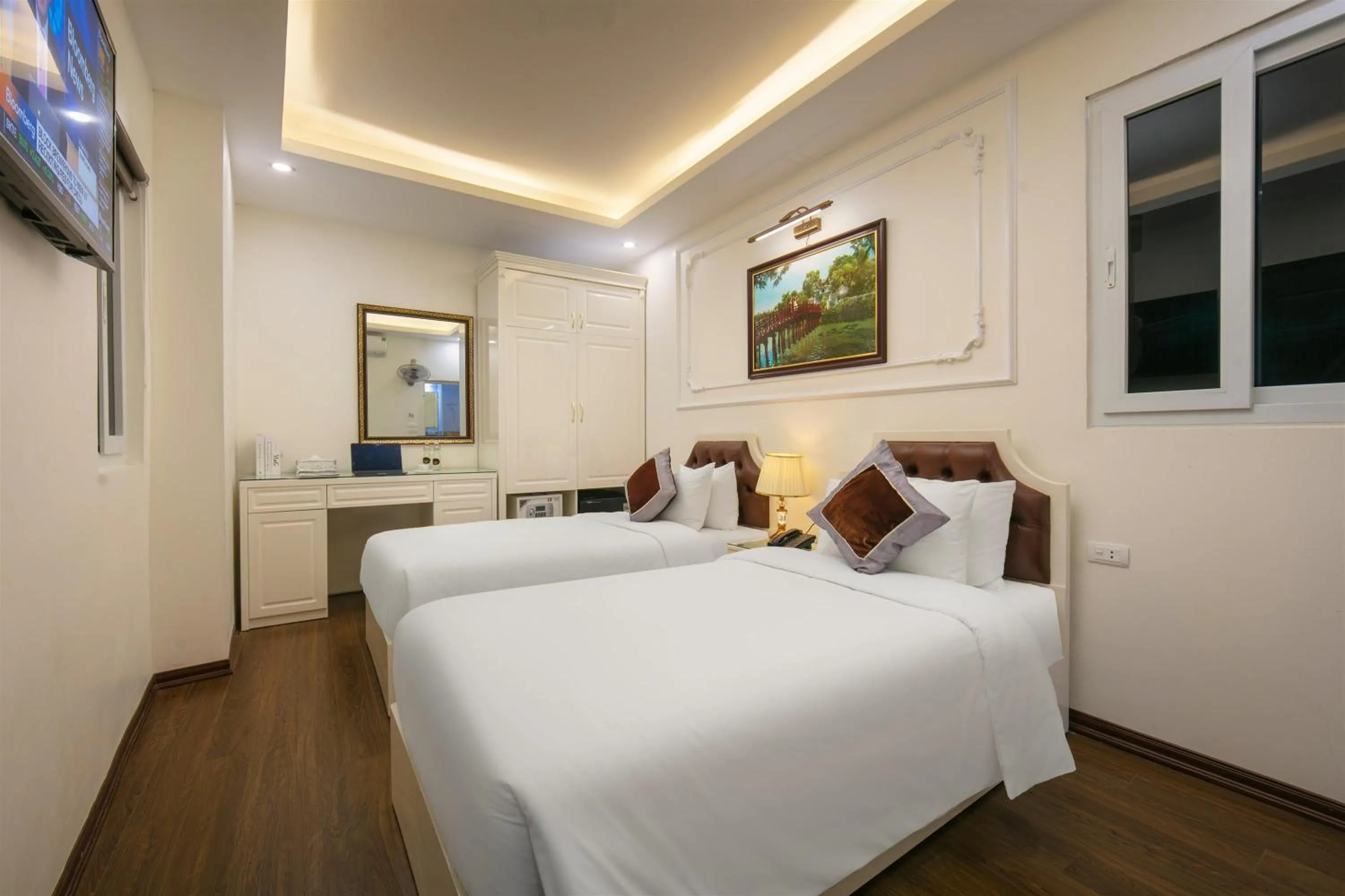 Bed in TrangTrang Luxury Hotel
