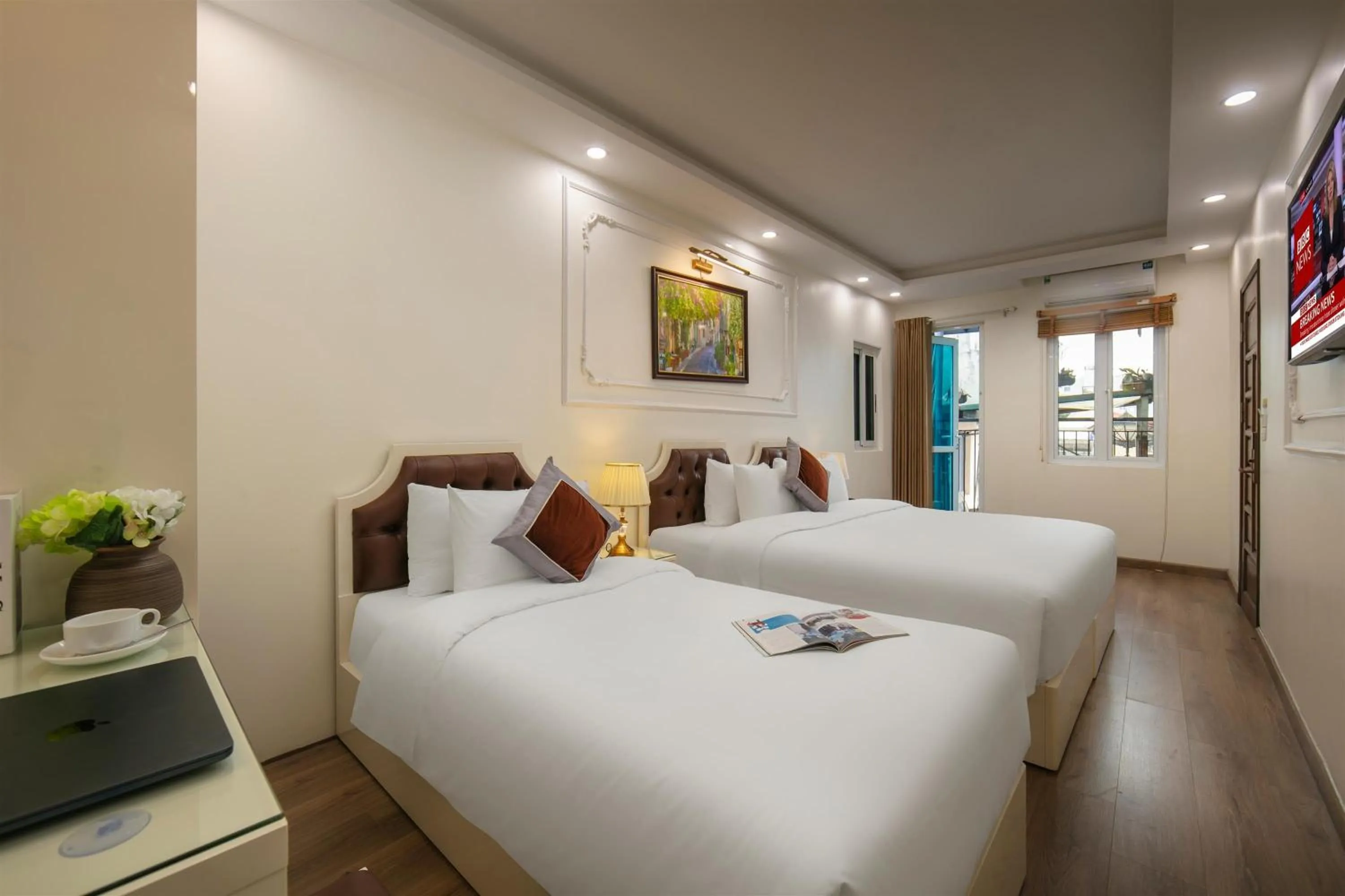 Bed in TrangTrang Luxury Hotel