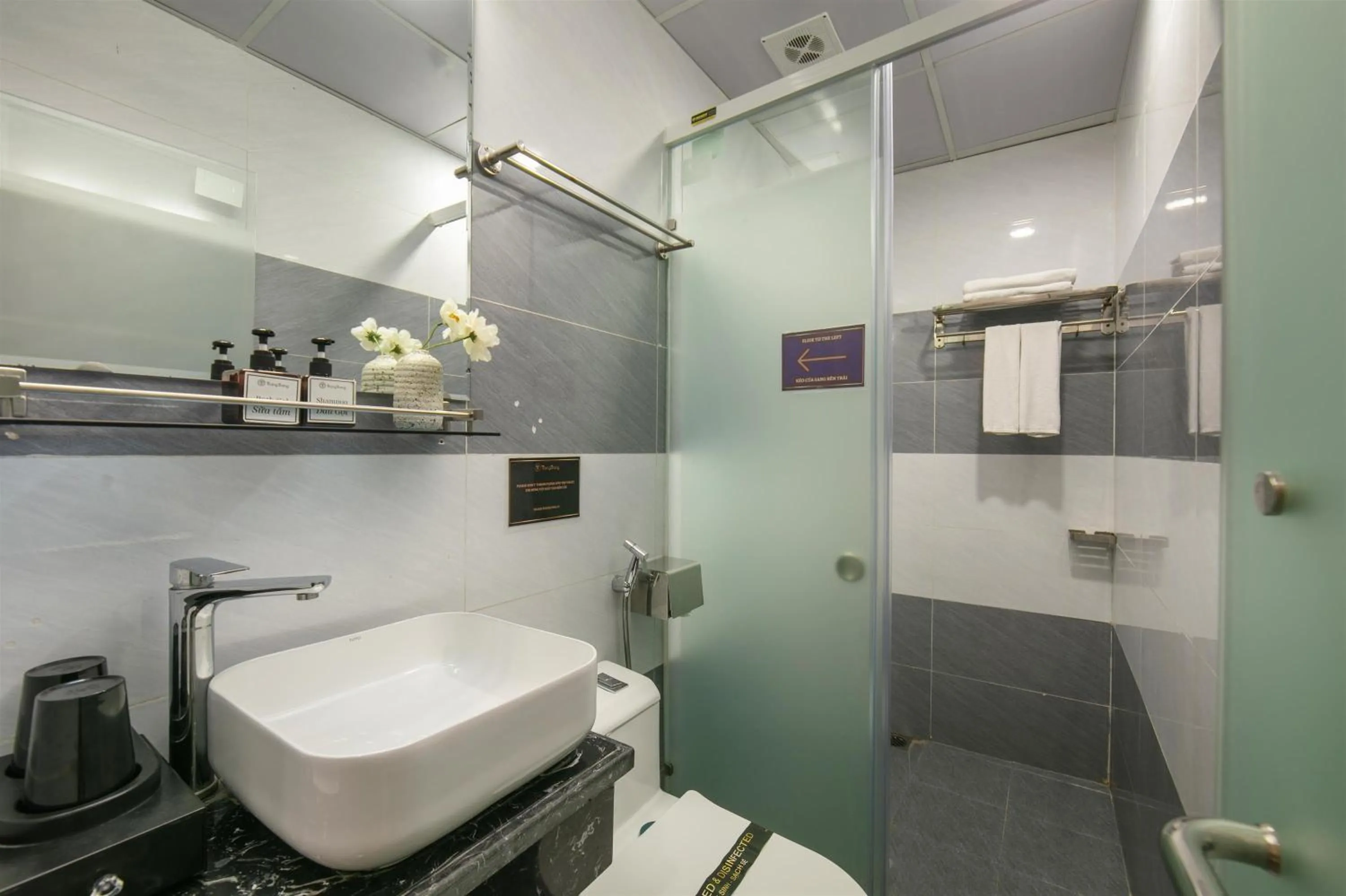 Shower in TrangTrang Luxury Hotel