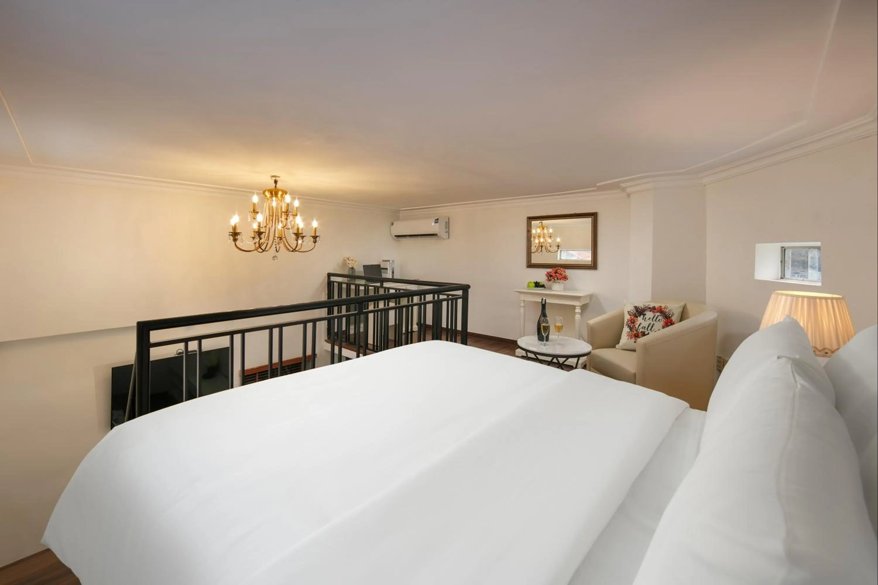 Bed in TrangTrang Luxury Hotel