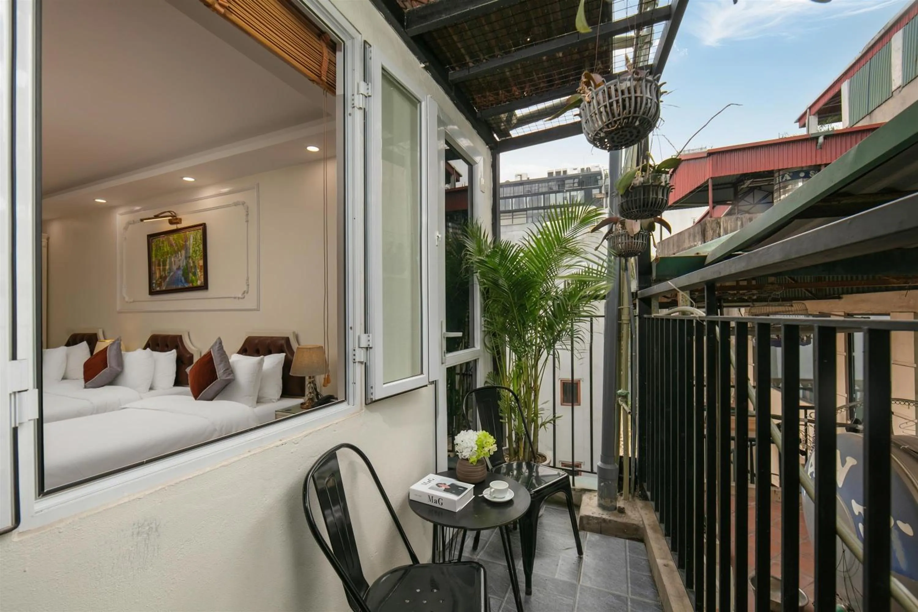 Day in TrangTrang Luxury Hotel