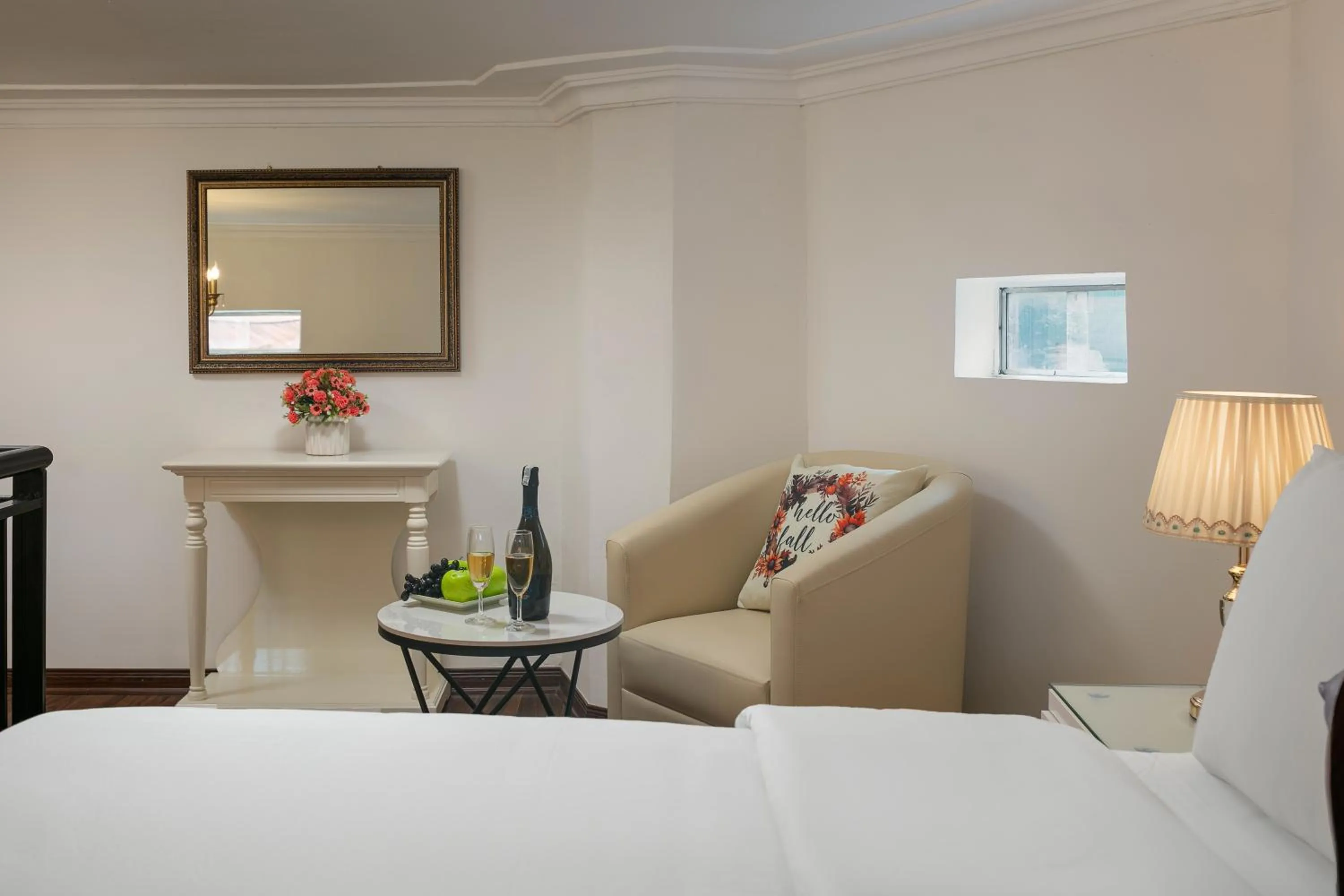 Bed in TrangTrang Luxury Hotel