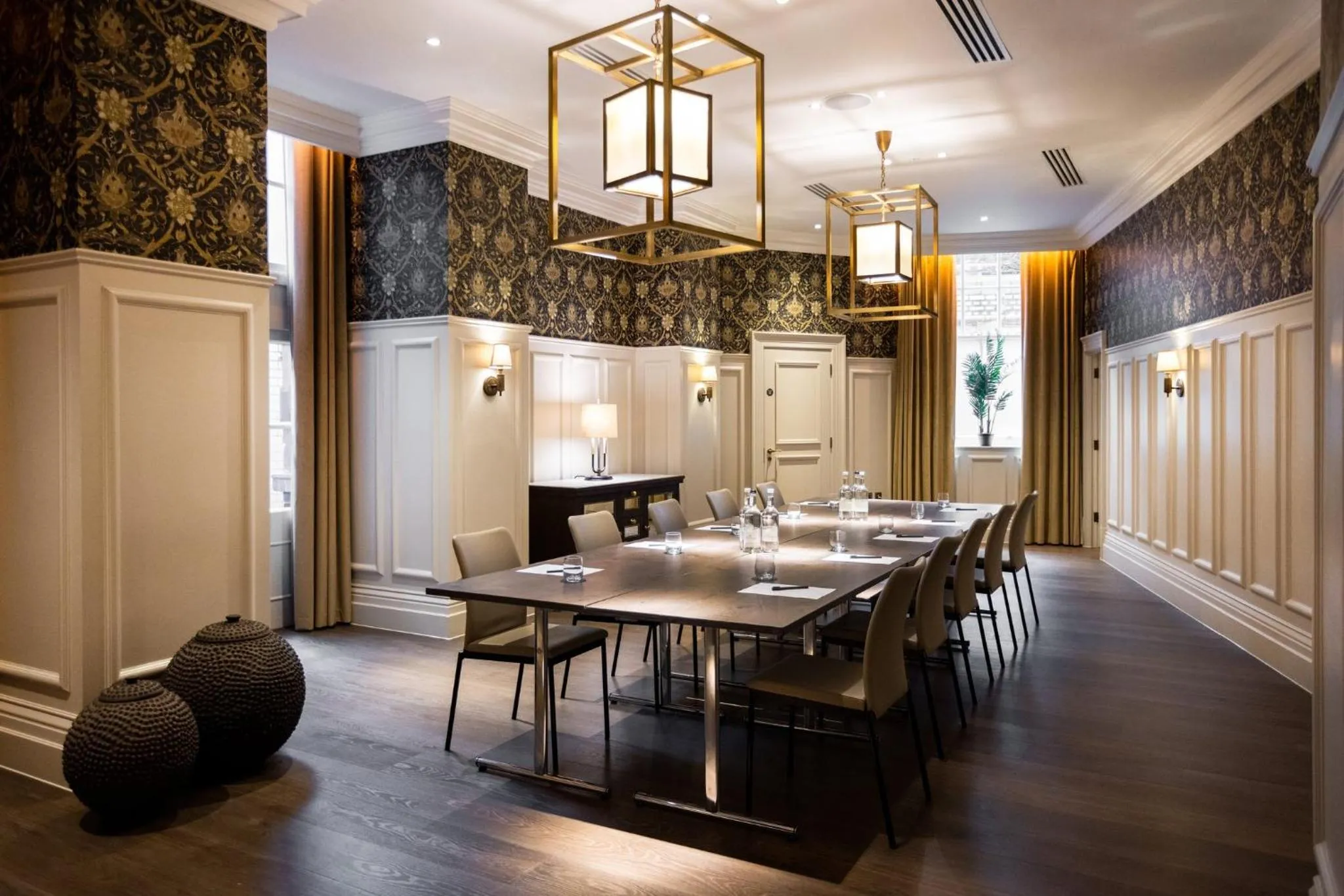 Meeting/conference room in Kimpton Fitzroy London by IHG