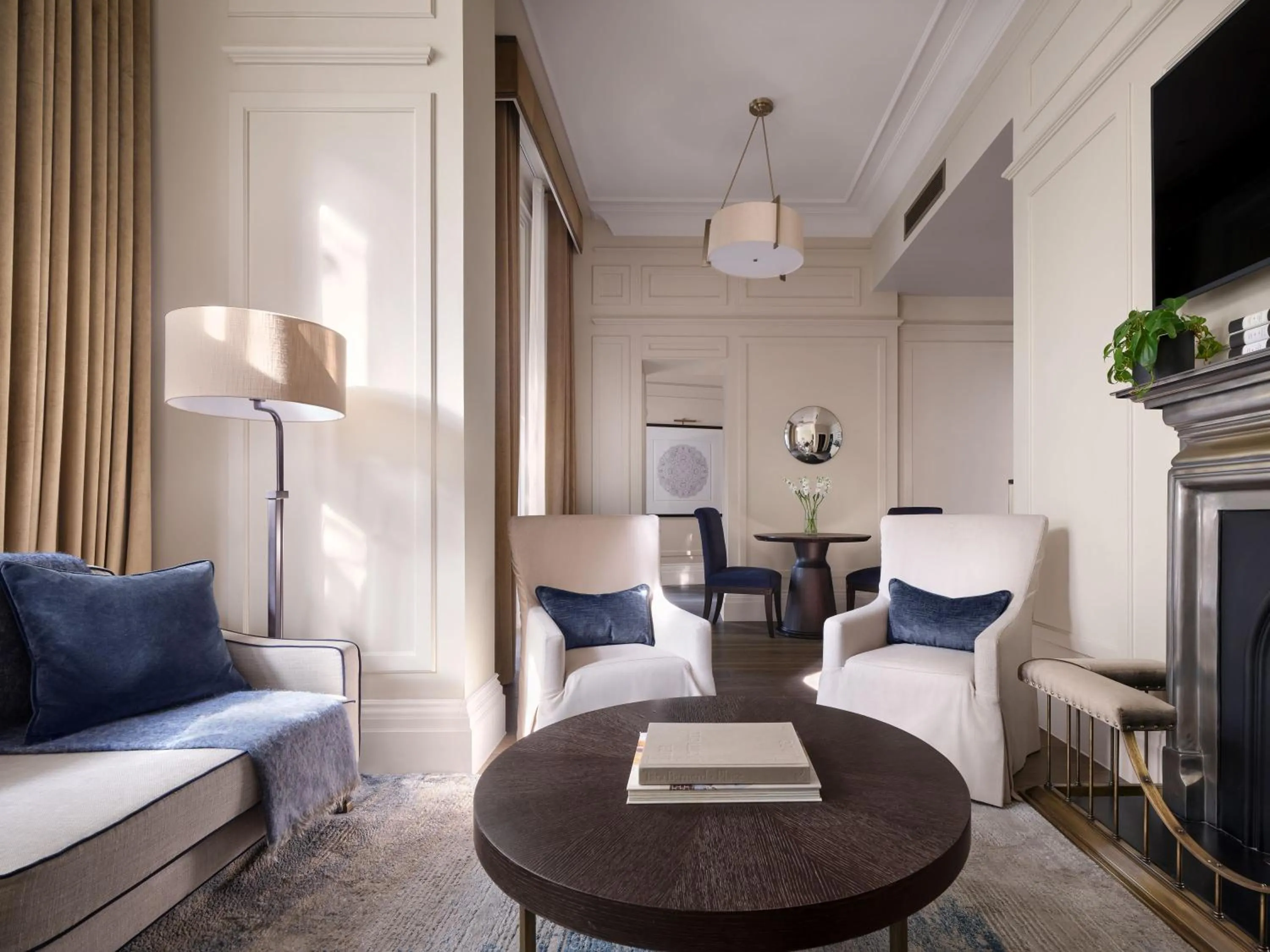 TV and multimedia in Kimpton Fitzroy London by IHG