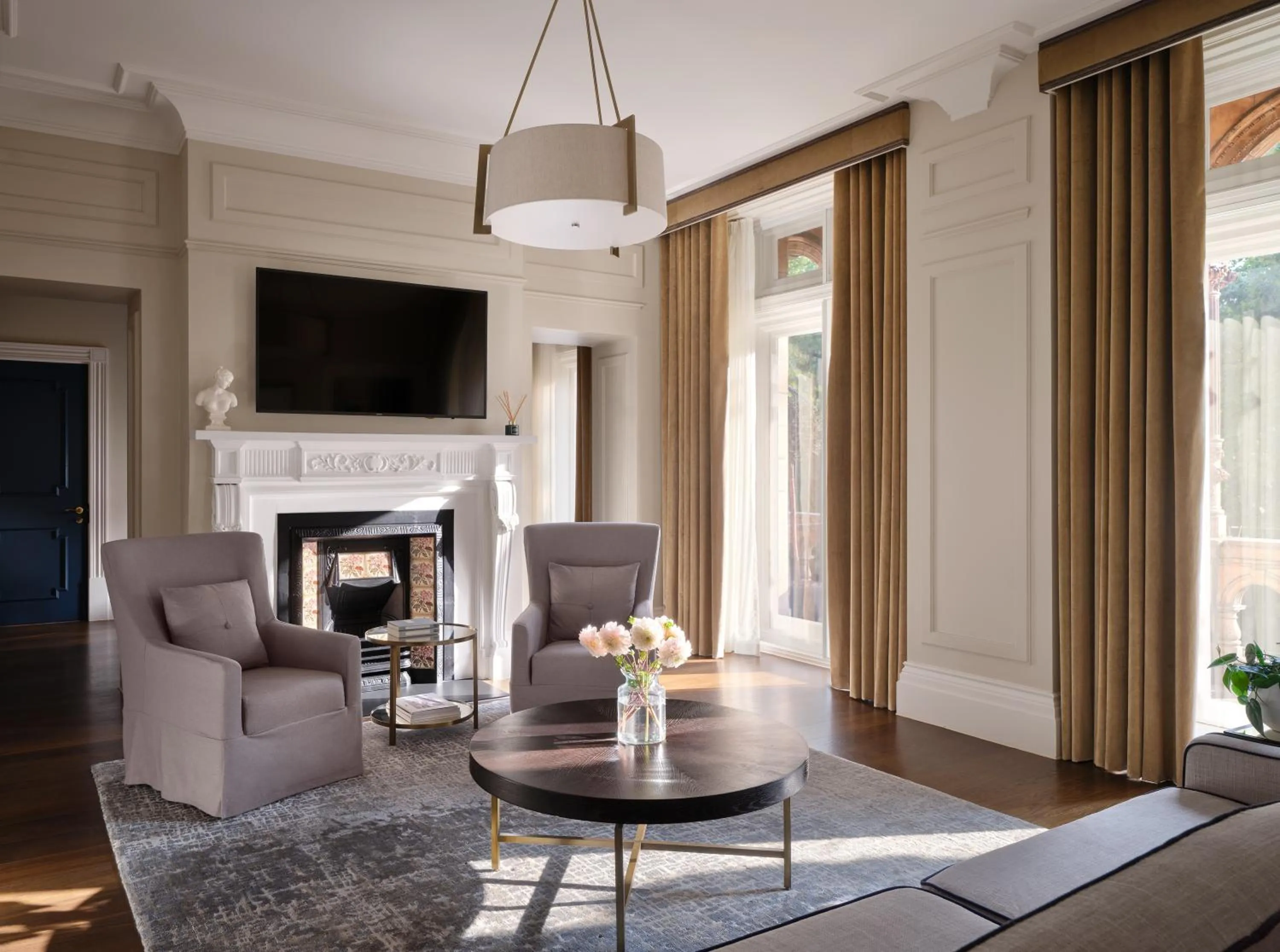 Living room in Kimpton Fitzroy London by IHG