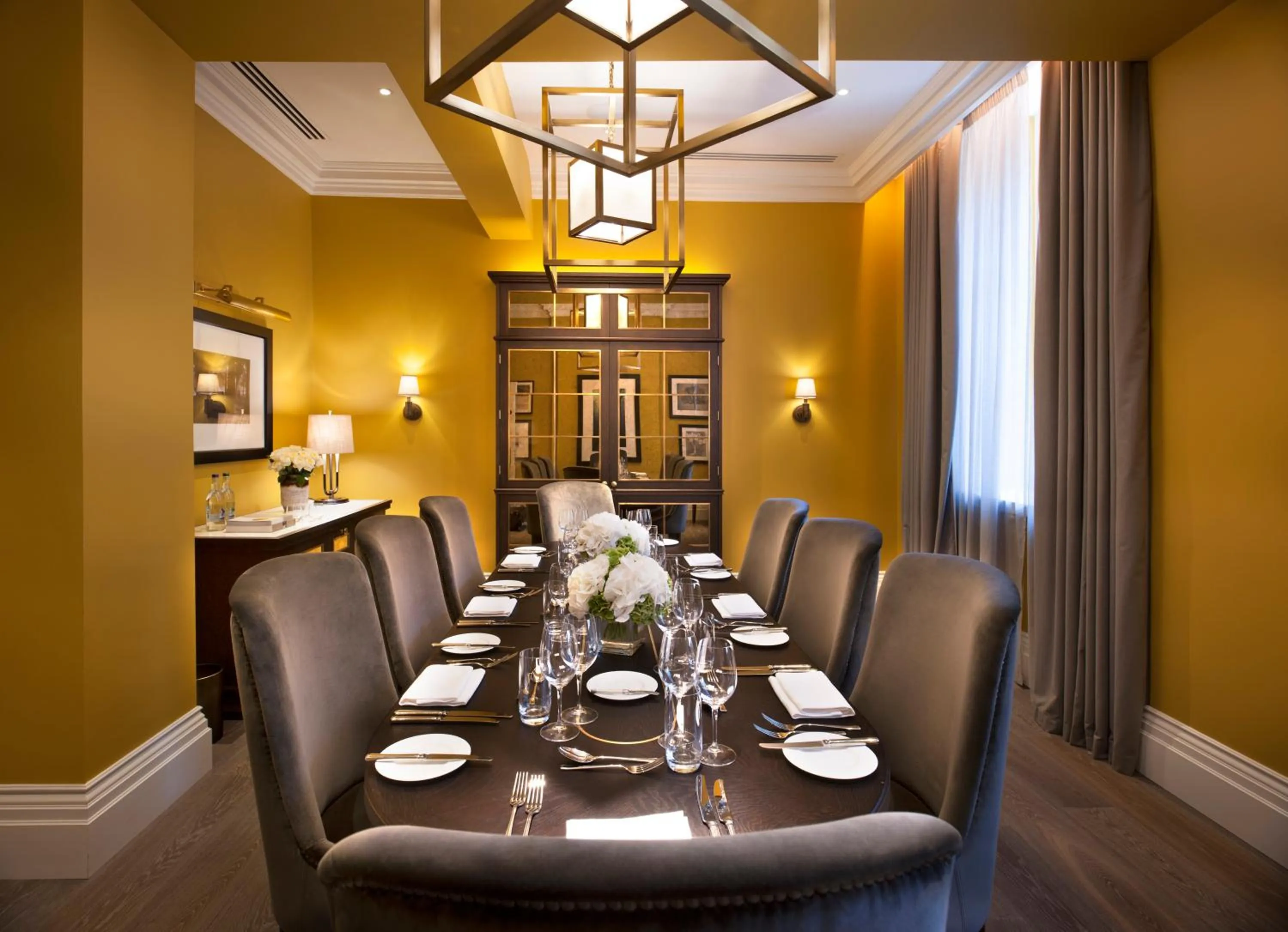 Meeting/conference room in Kimpton Fitzroy London by IHG