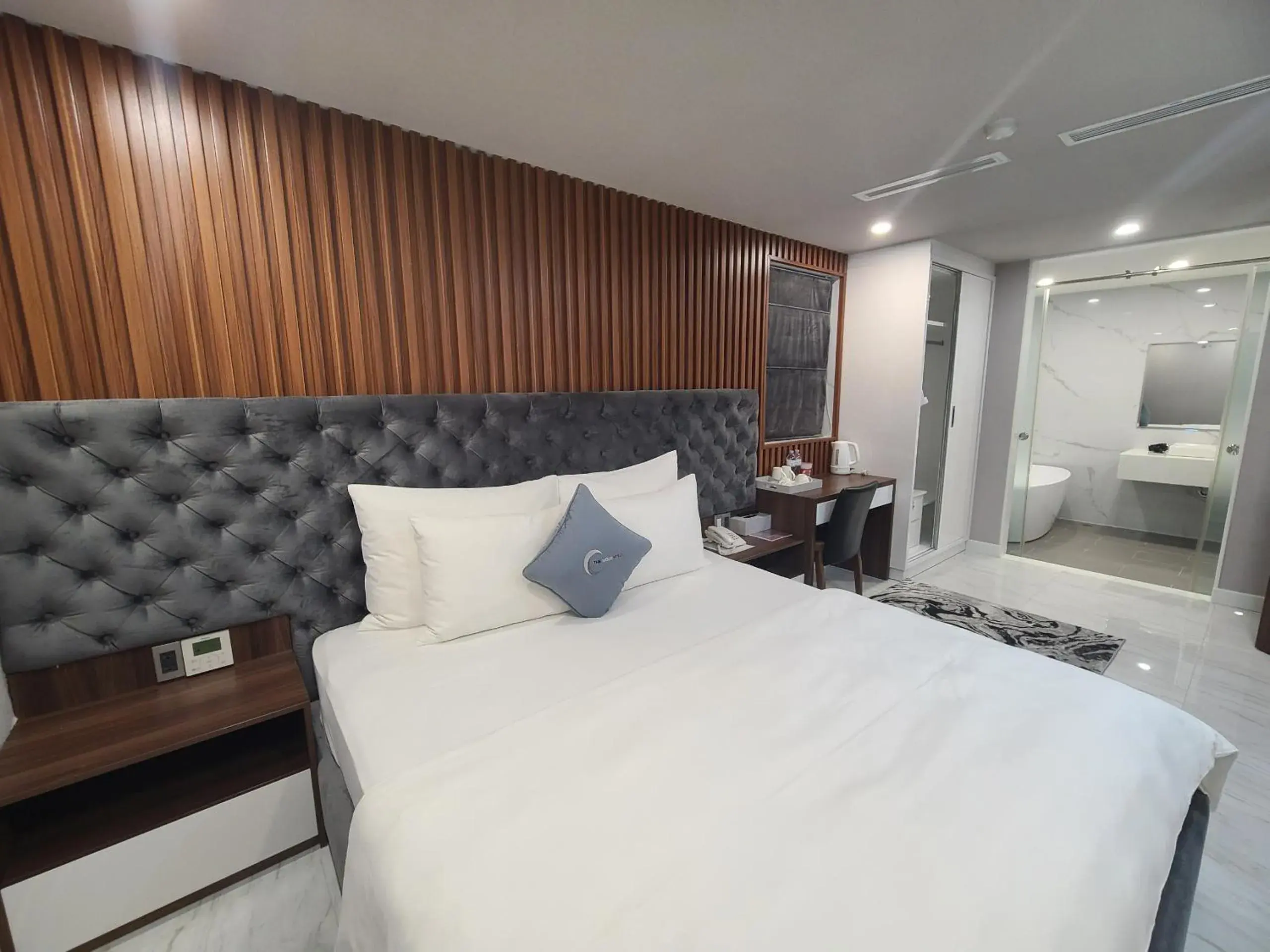 Deluxe Room in The Moon Hotel 3 Deluxe Room in The Moon Hotel 3