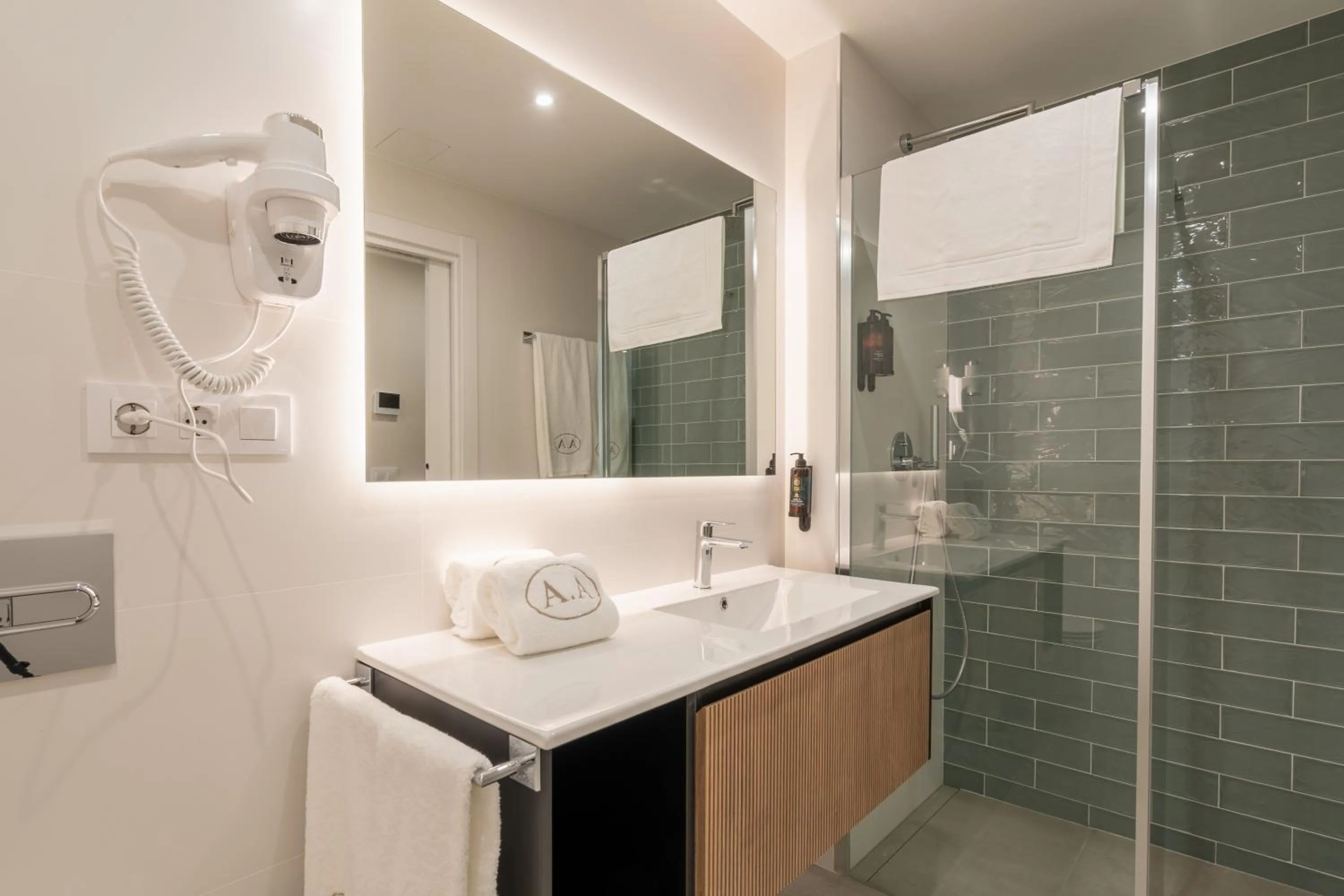 Bathroom in Cíes Luxury Suitel Areosa 22