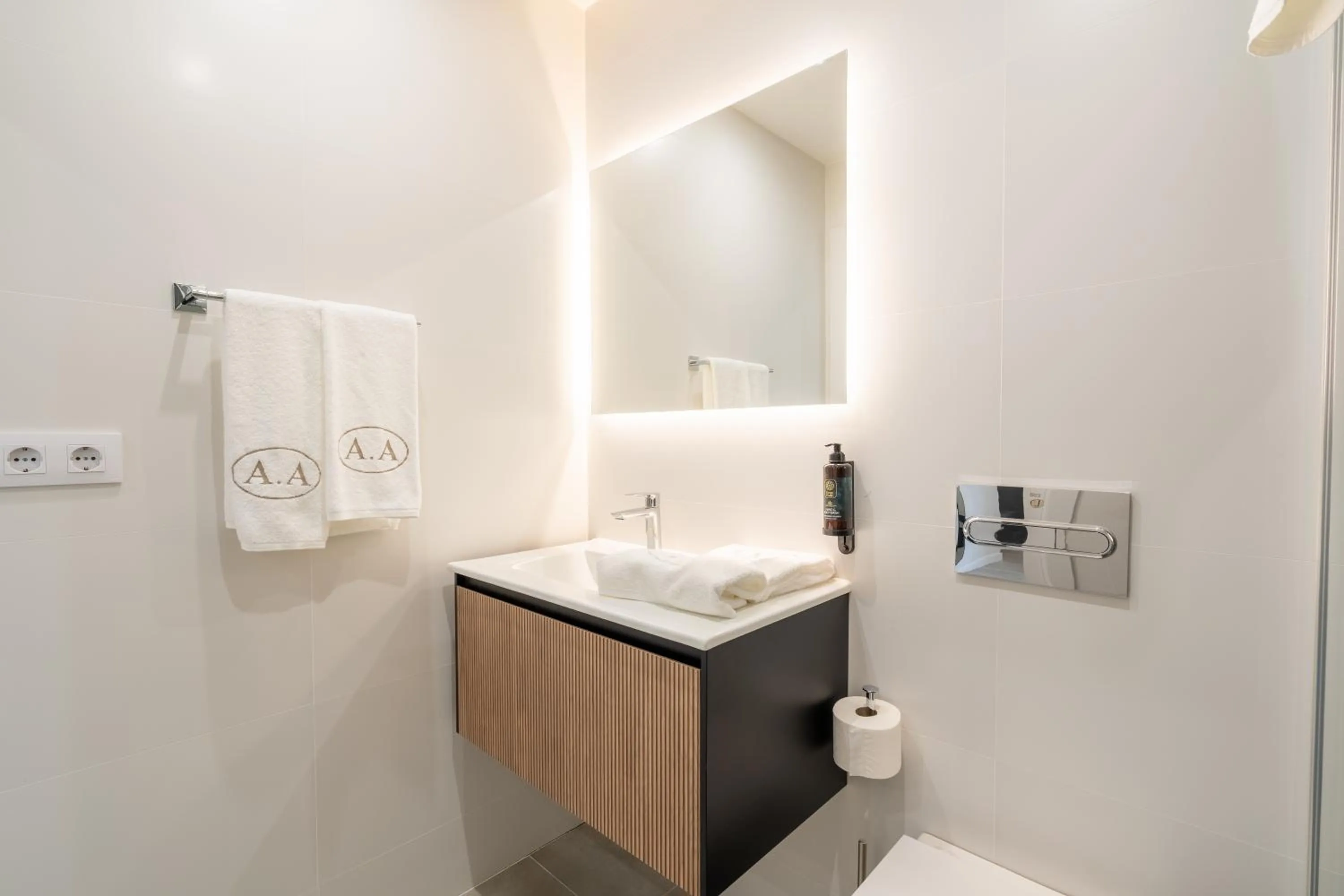 Bathroom in Cíes Luxury Suitel Areosa 22