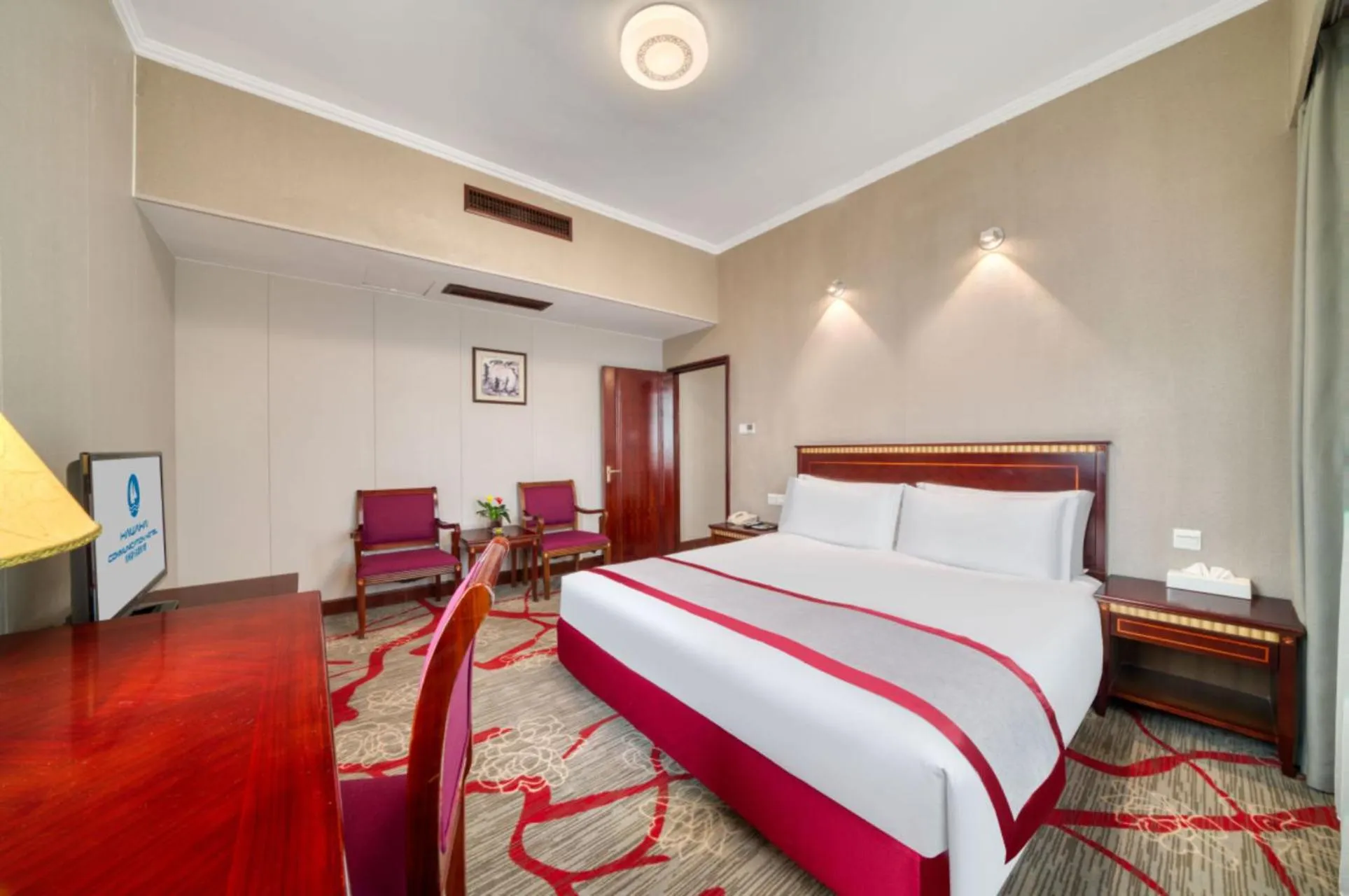 Bedroom, Bed in Hangzhou Haiwaihai Communication Hotel