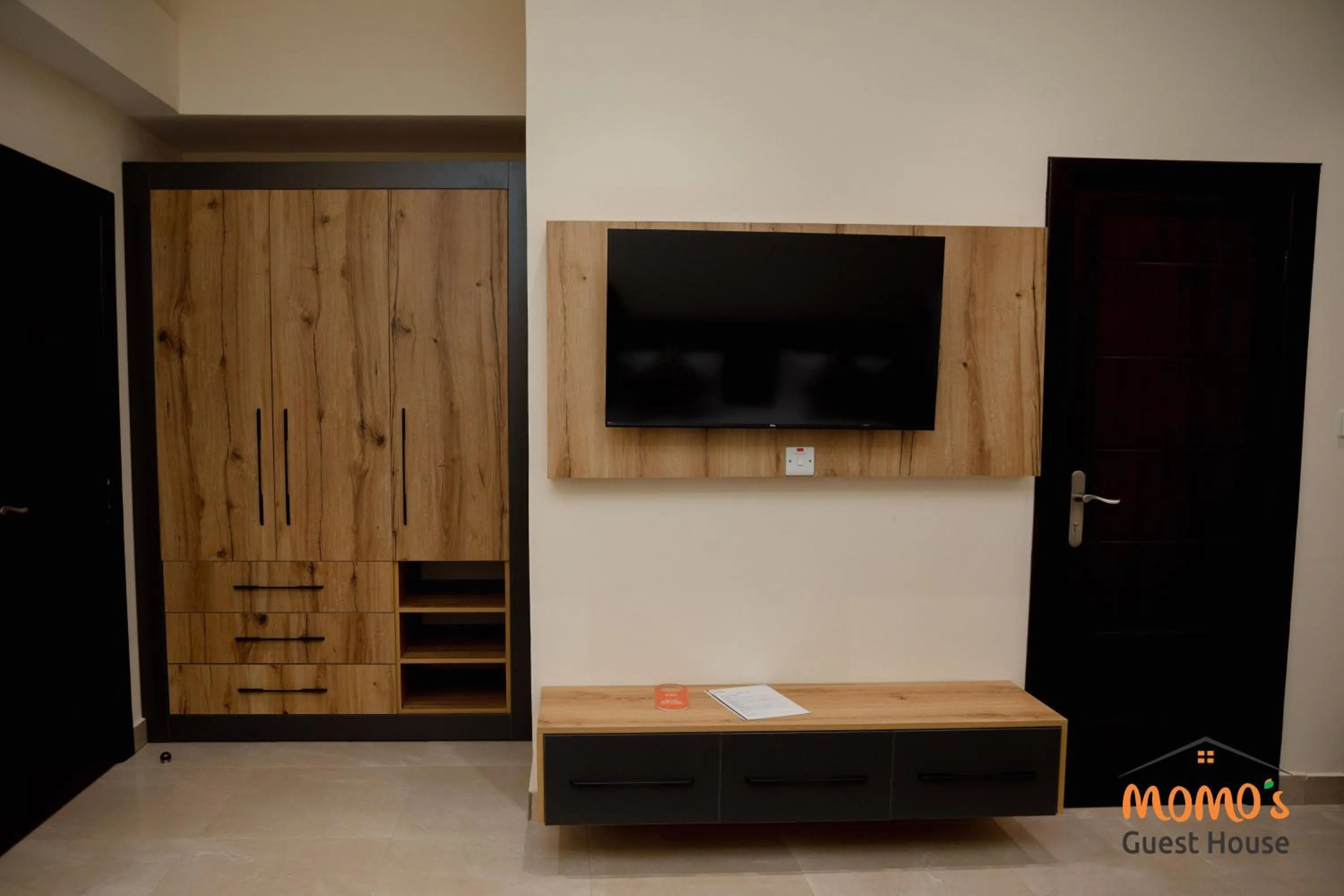 TV and multimedia in Momo's Hotel