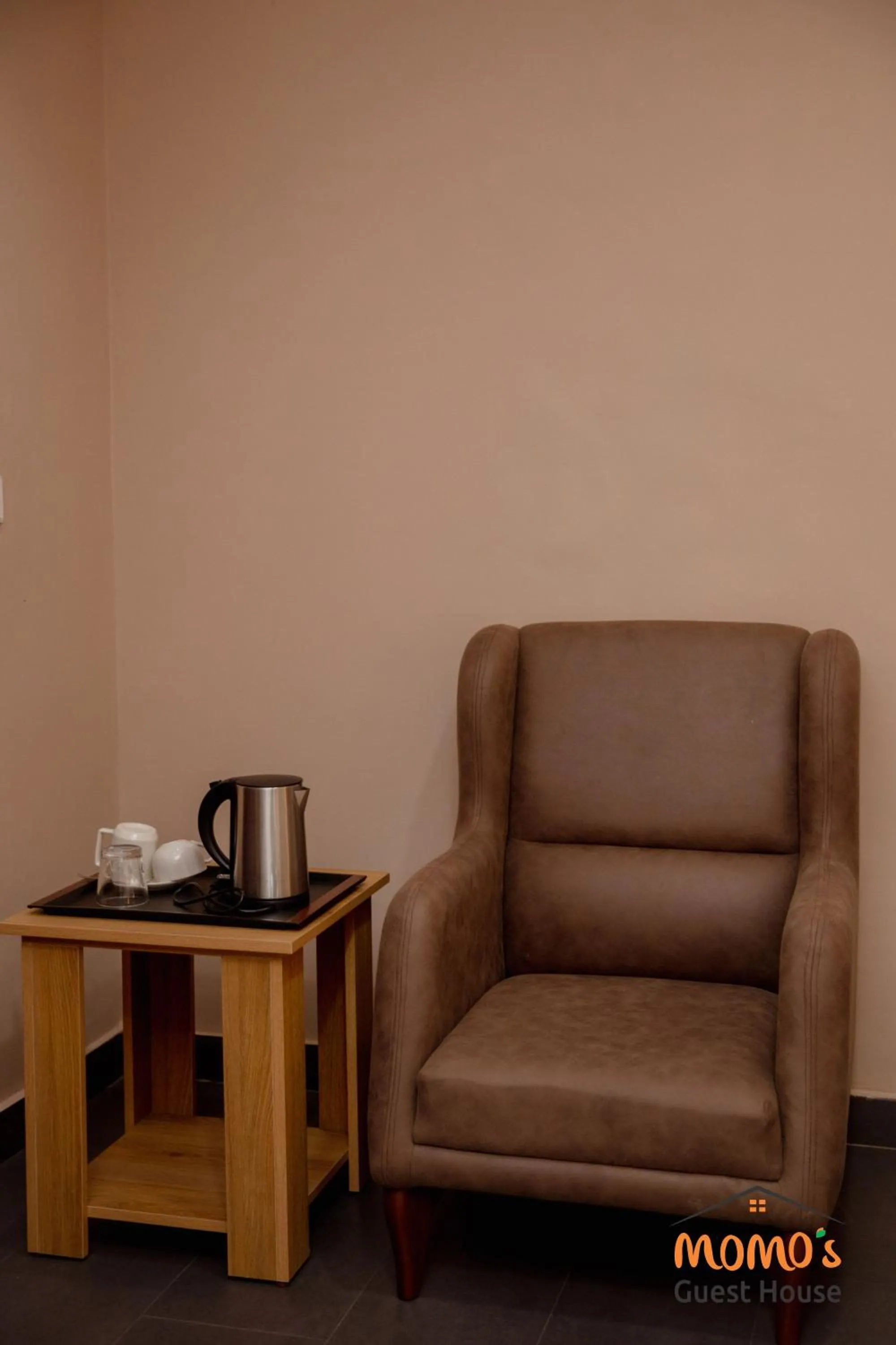 Seating area in Momo's Hotel