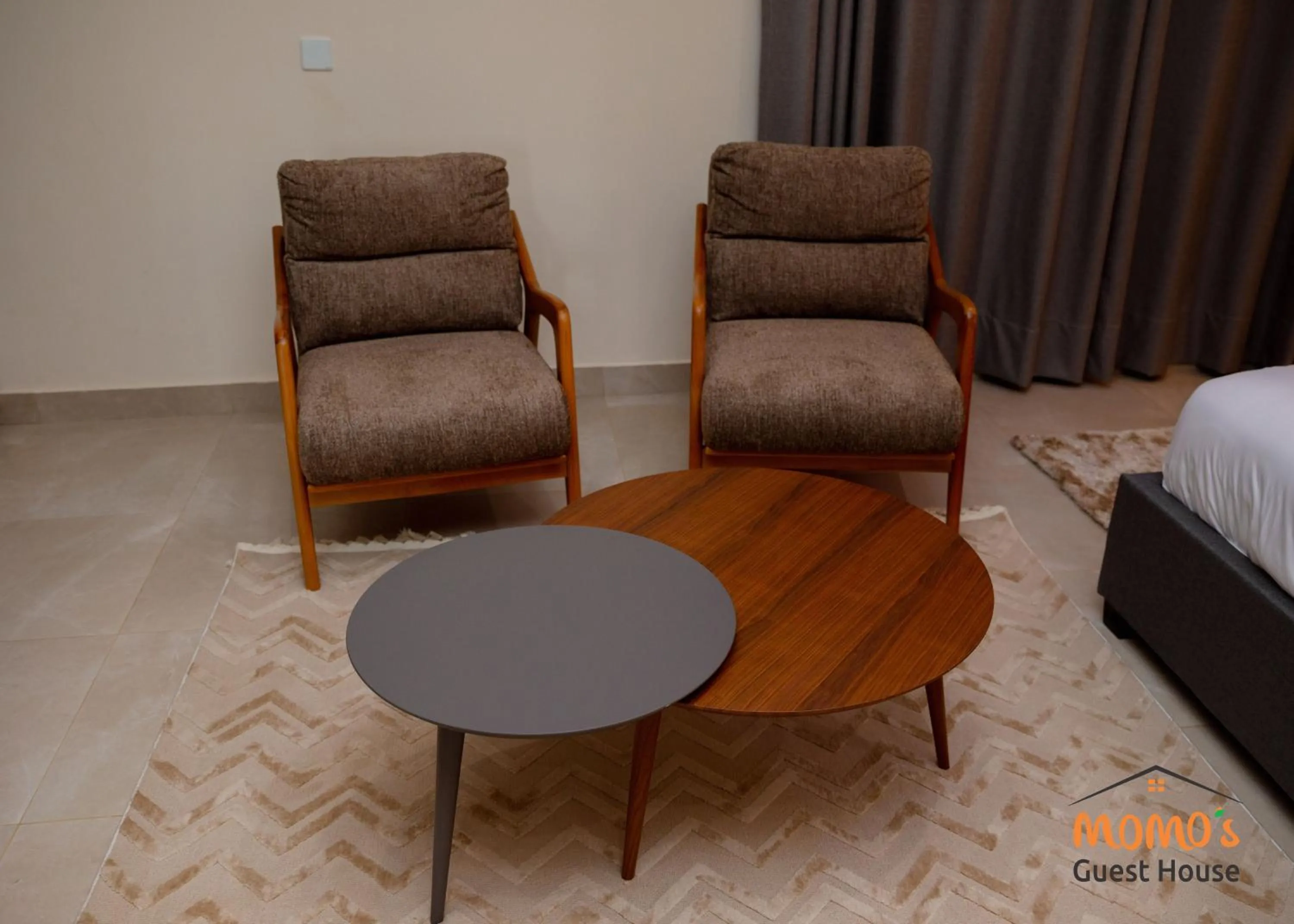 Seating area in Momo's Hotel