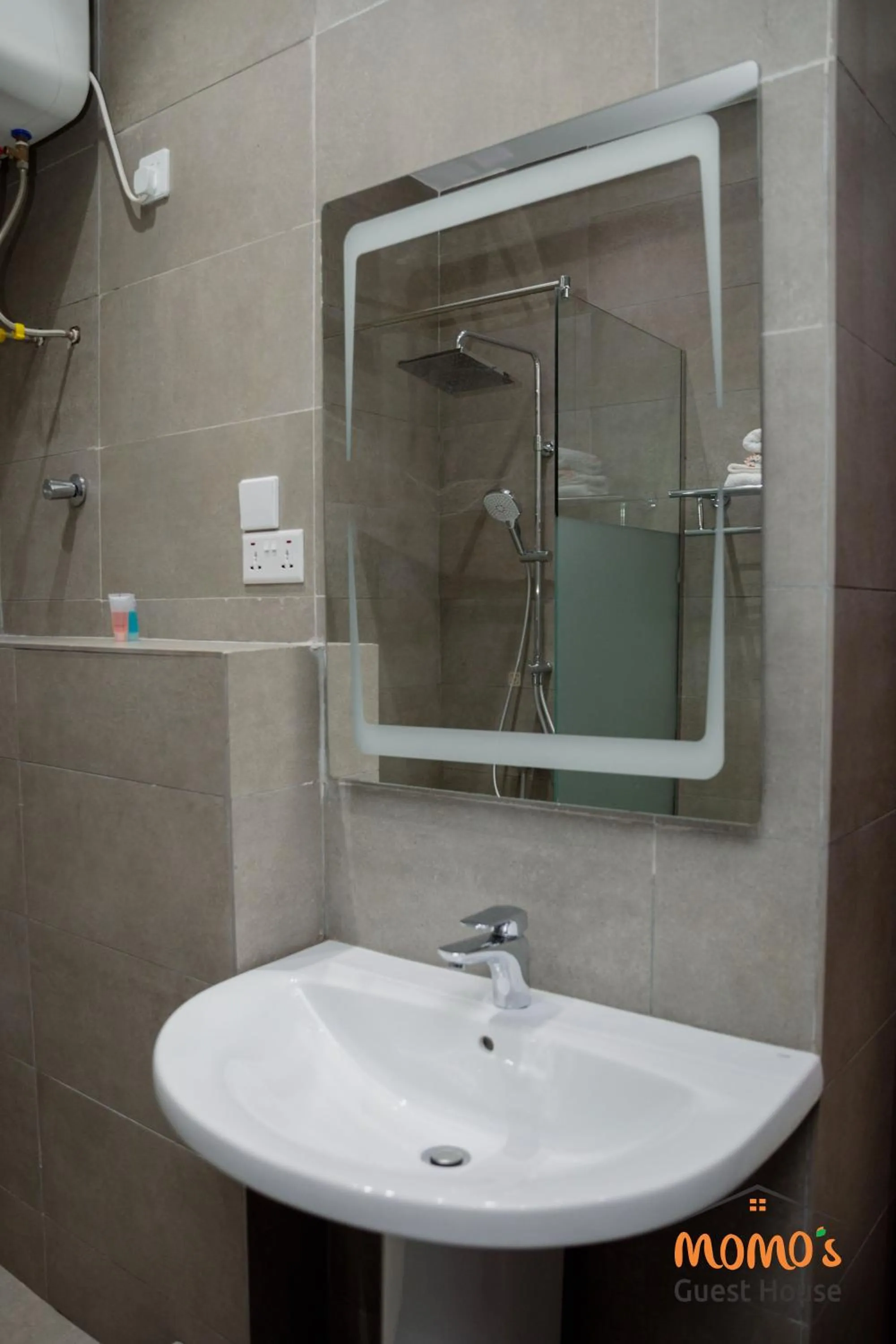 Shower in Momo's Hotel
