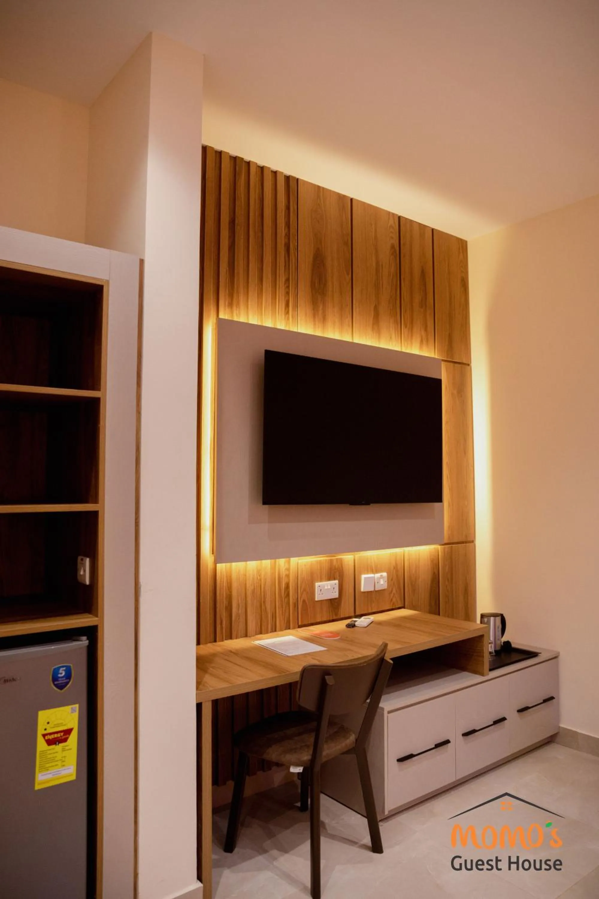 TV and multimedia in Momo's Hotel