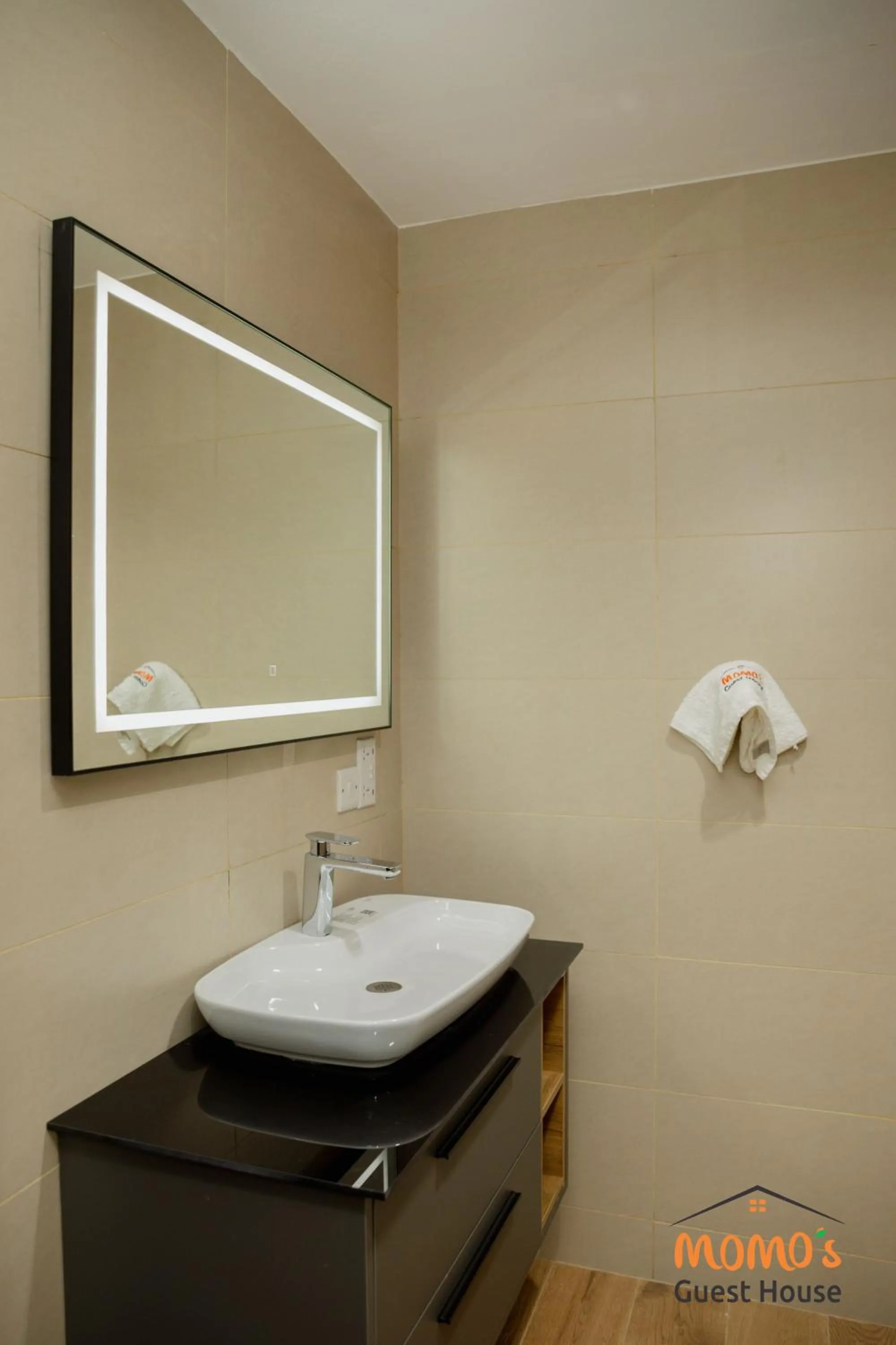 Bathroom in Momo's Hotel