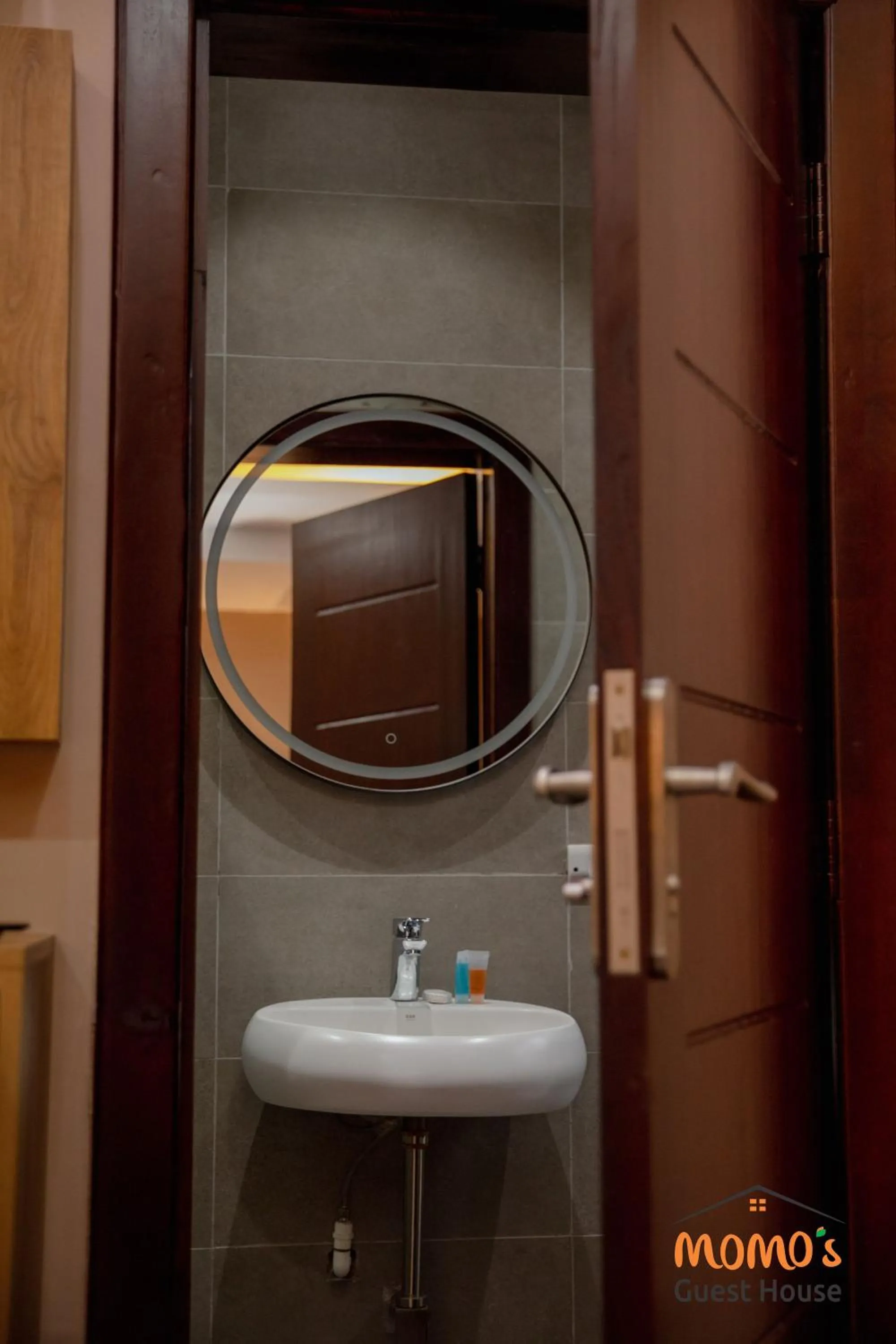 Bathroom in Momo's Hotel
