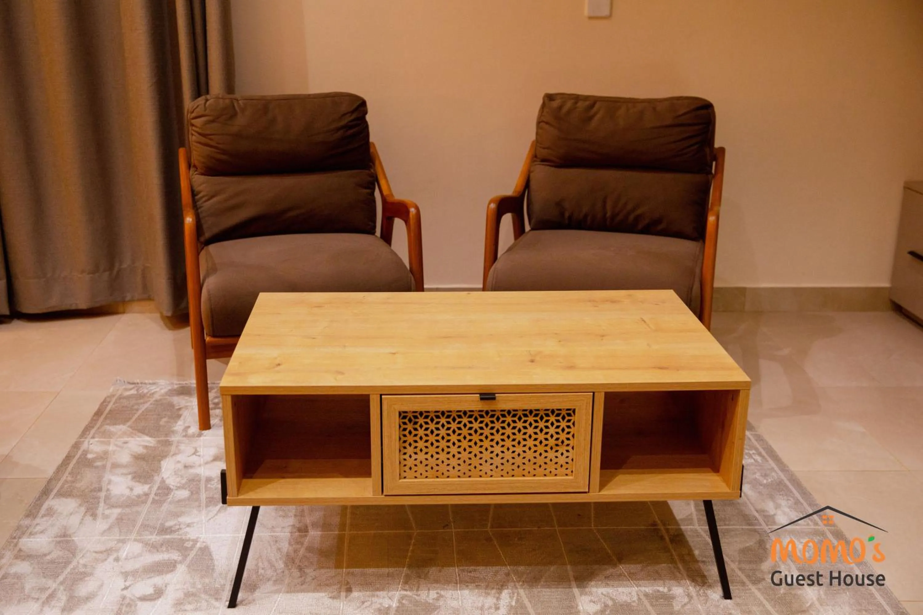 Seating area in Momo's Hotel