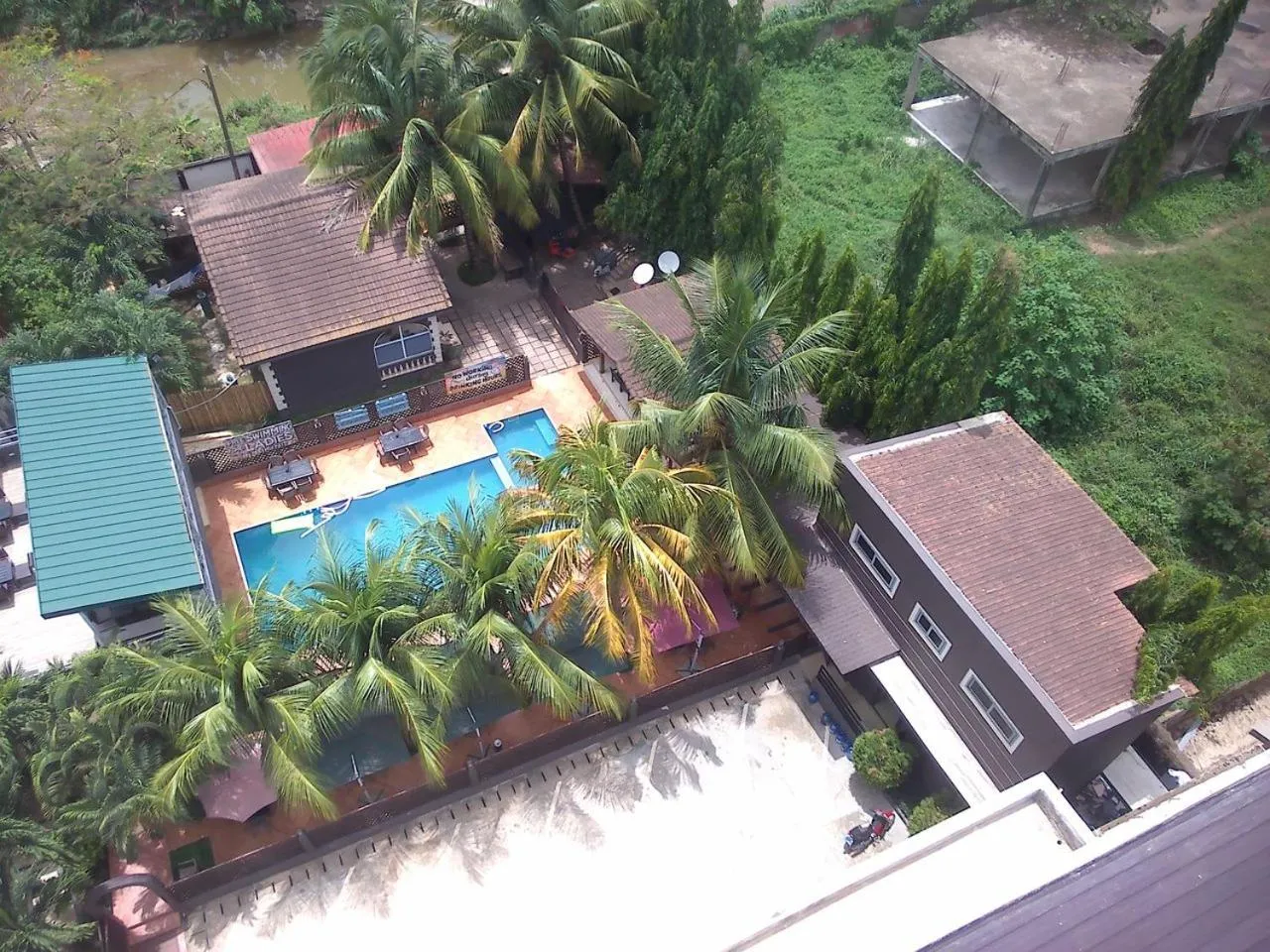 Property building in Momo's Hotel