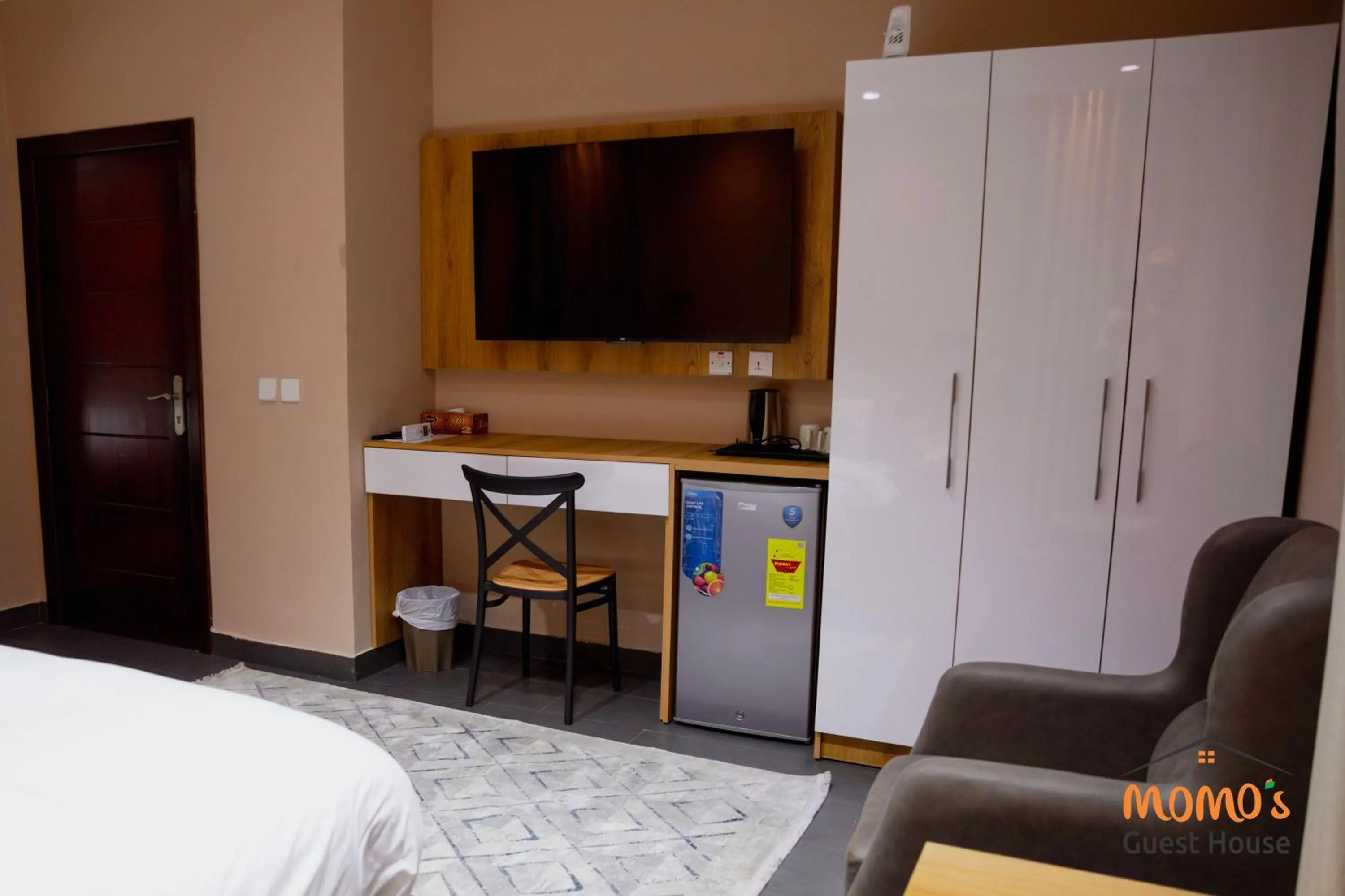 TV and multimedia, Bed in Momo's Hotel