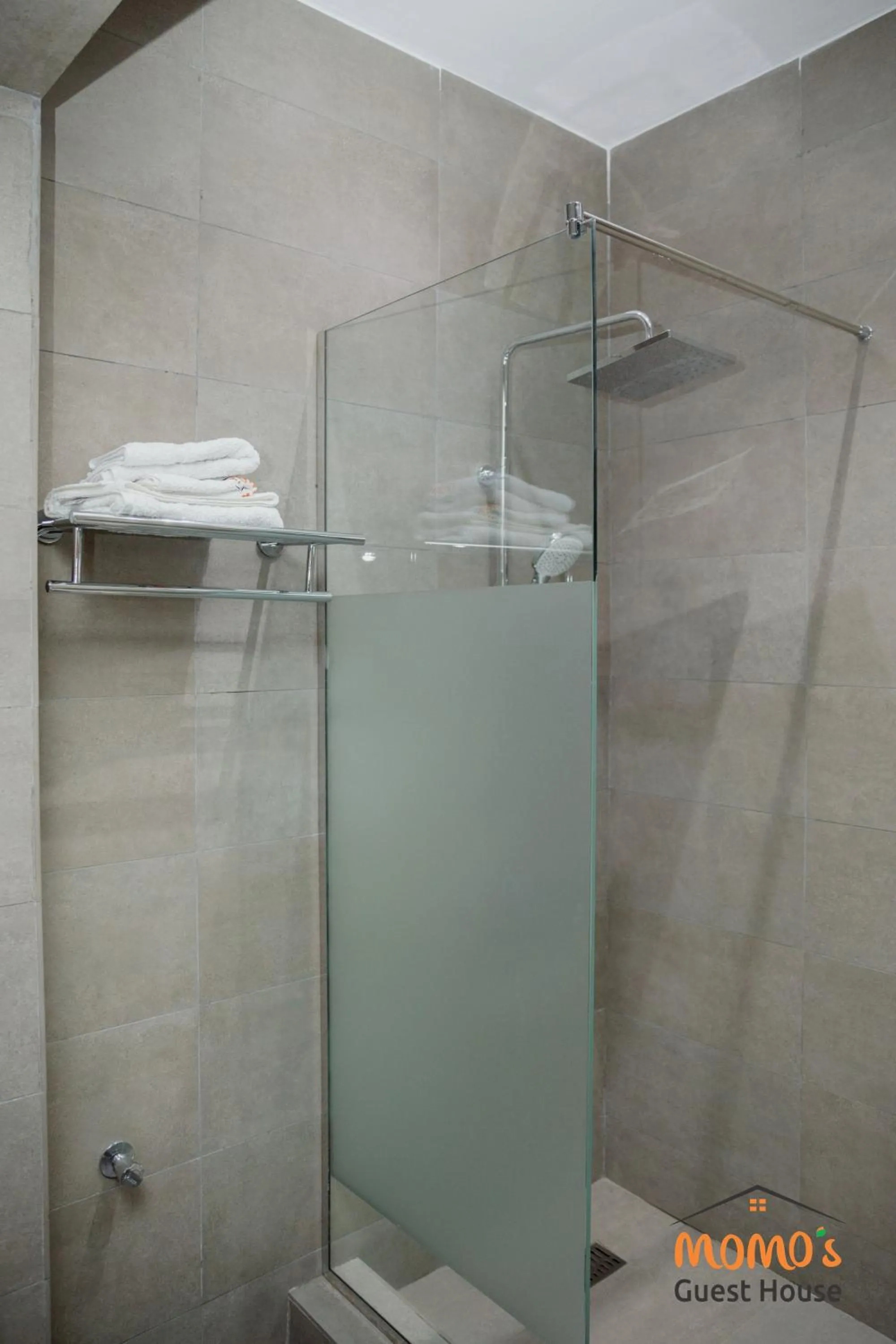 Shower in Momo's Hotel