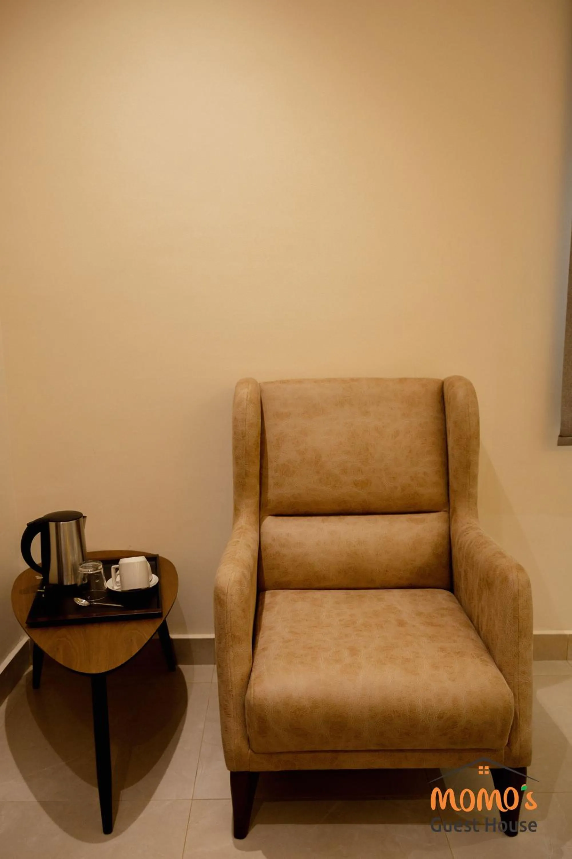Seating area in Momo's Hotel