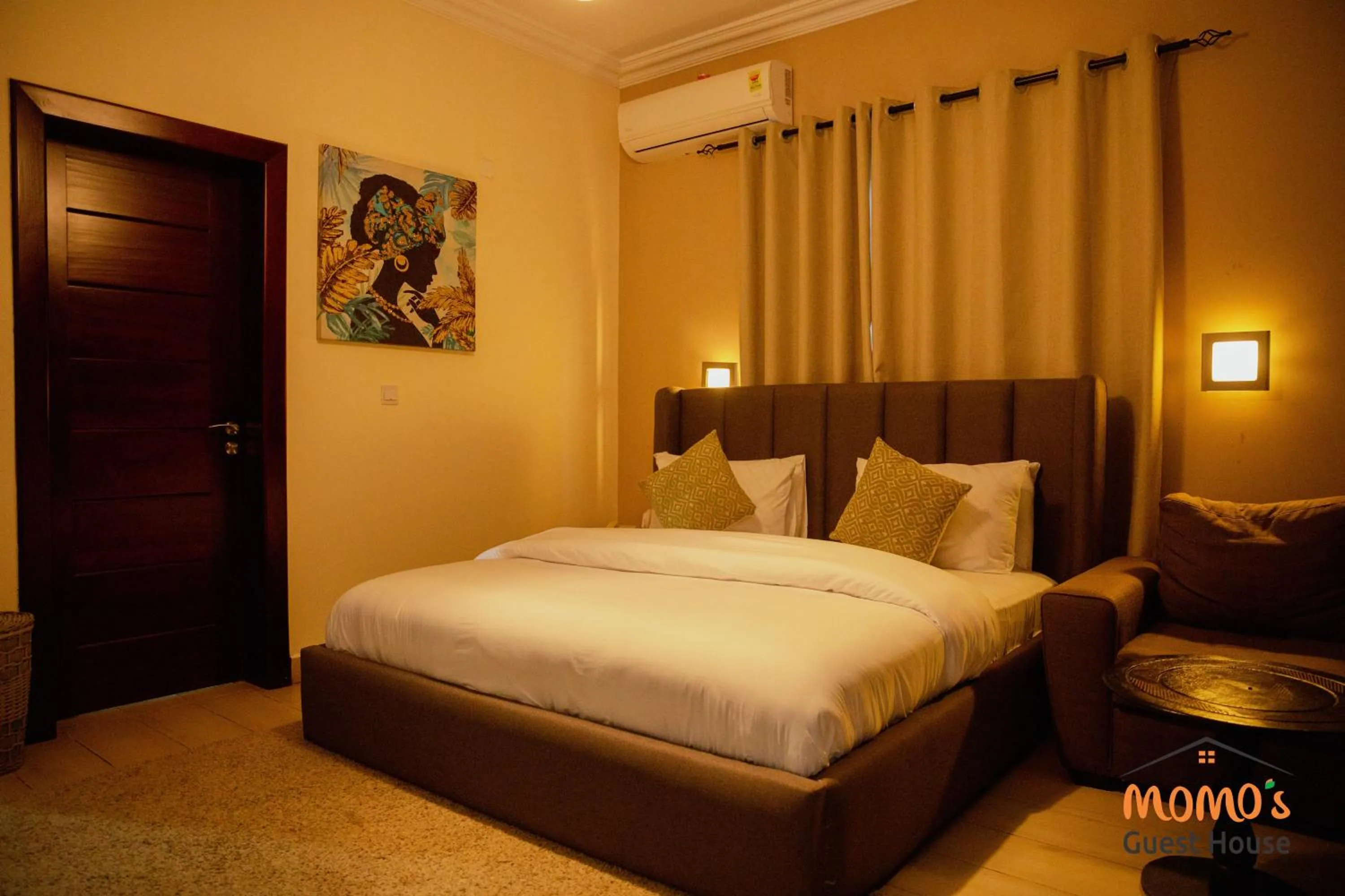 Bed in Momo's Hotel