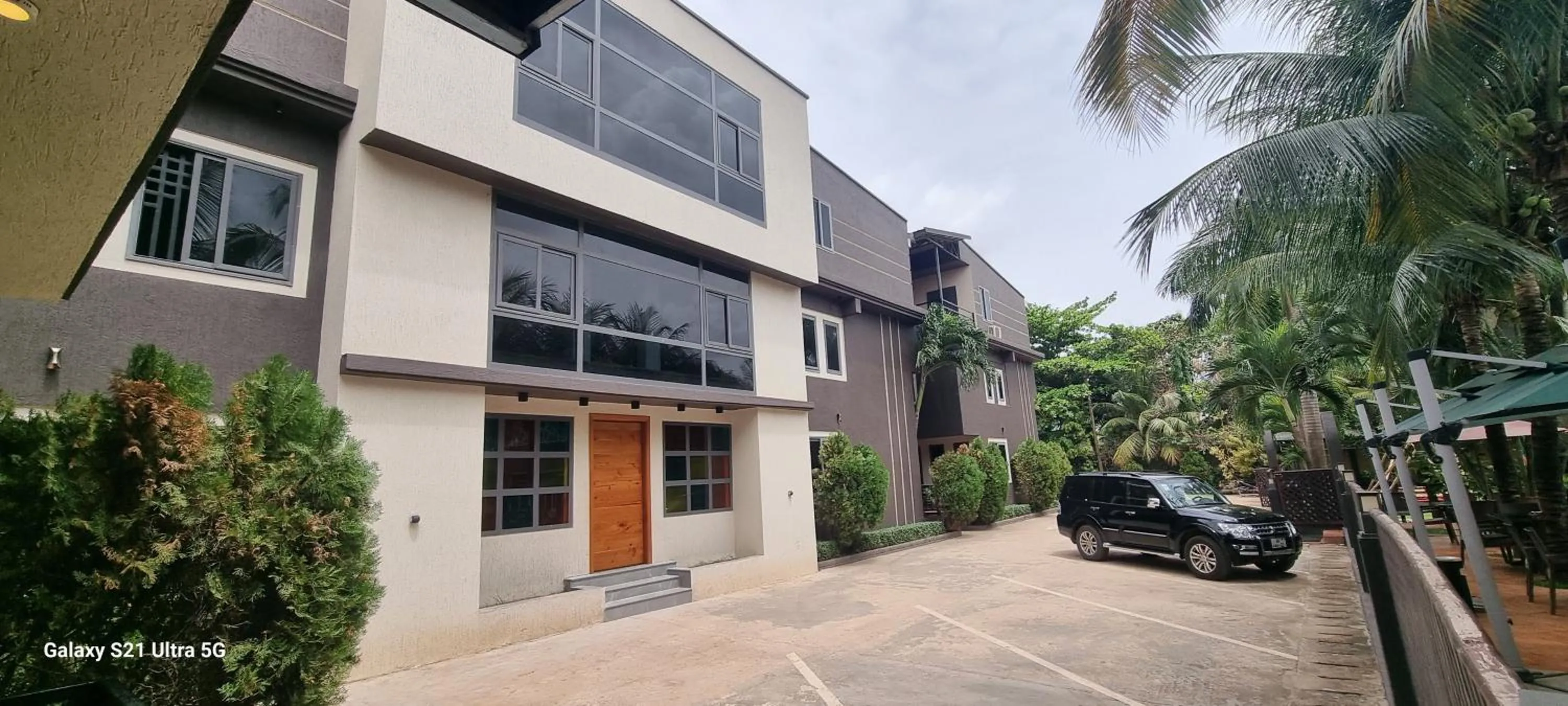 Property building in Momo's Hotel