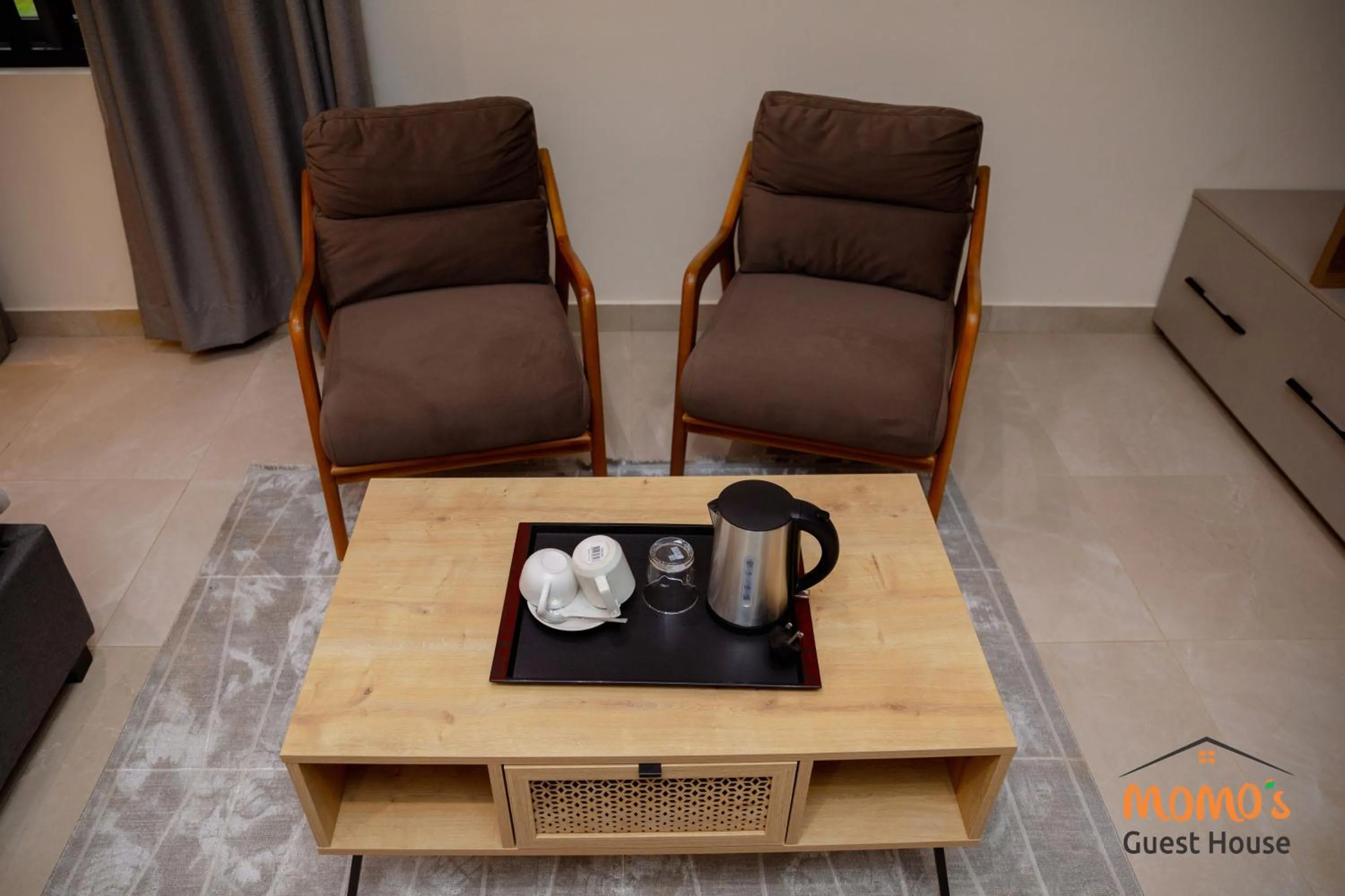 Seating area in Momo's Hotel