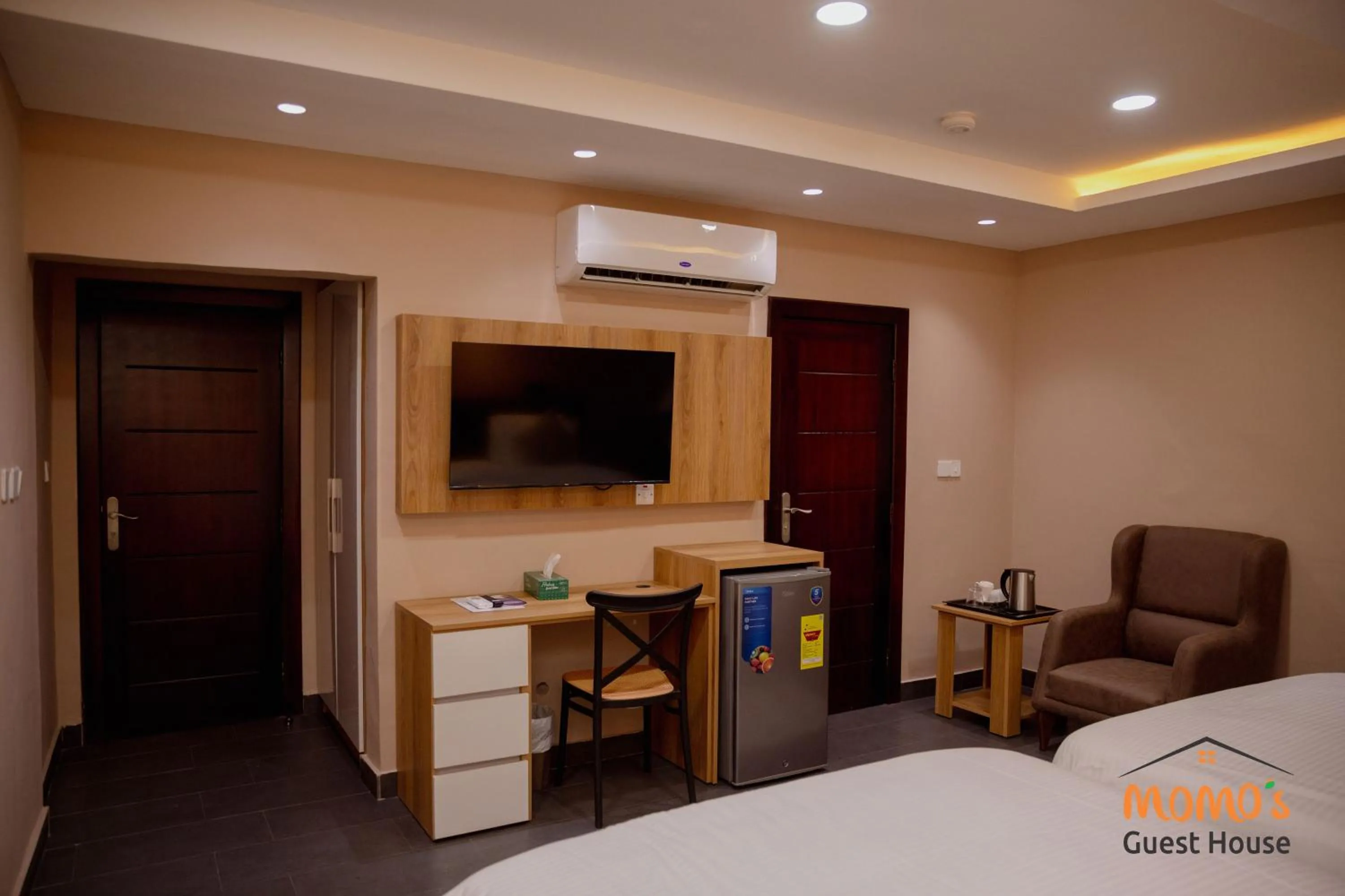 TV and multimedia, Bed in Momo's Hotel