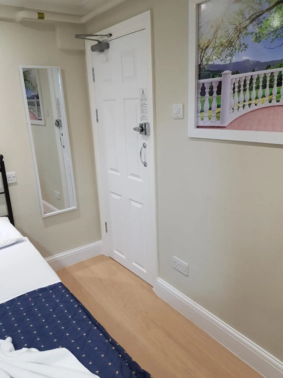 Bedroom, Bed in Central Hotel