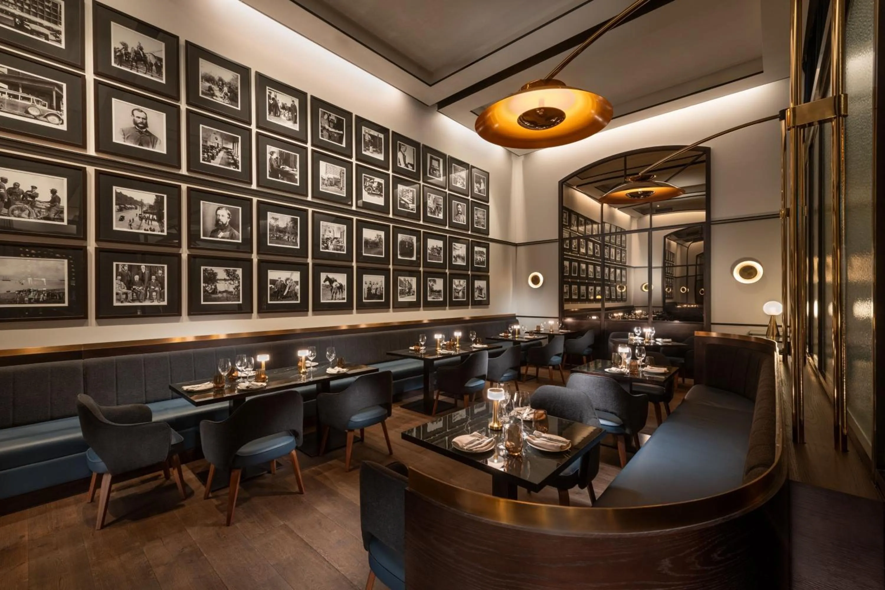 Restaurant/places to eat in Adelaide Marriott Hotel