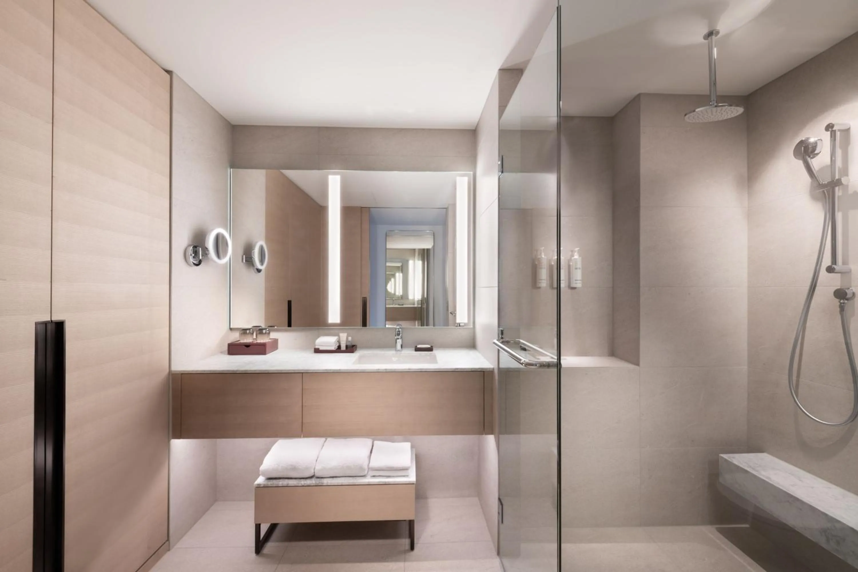 Bathroom in Adelaide Marriott Hotel