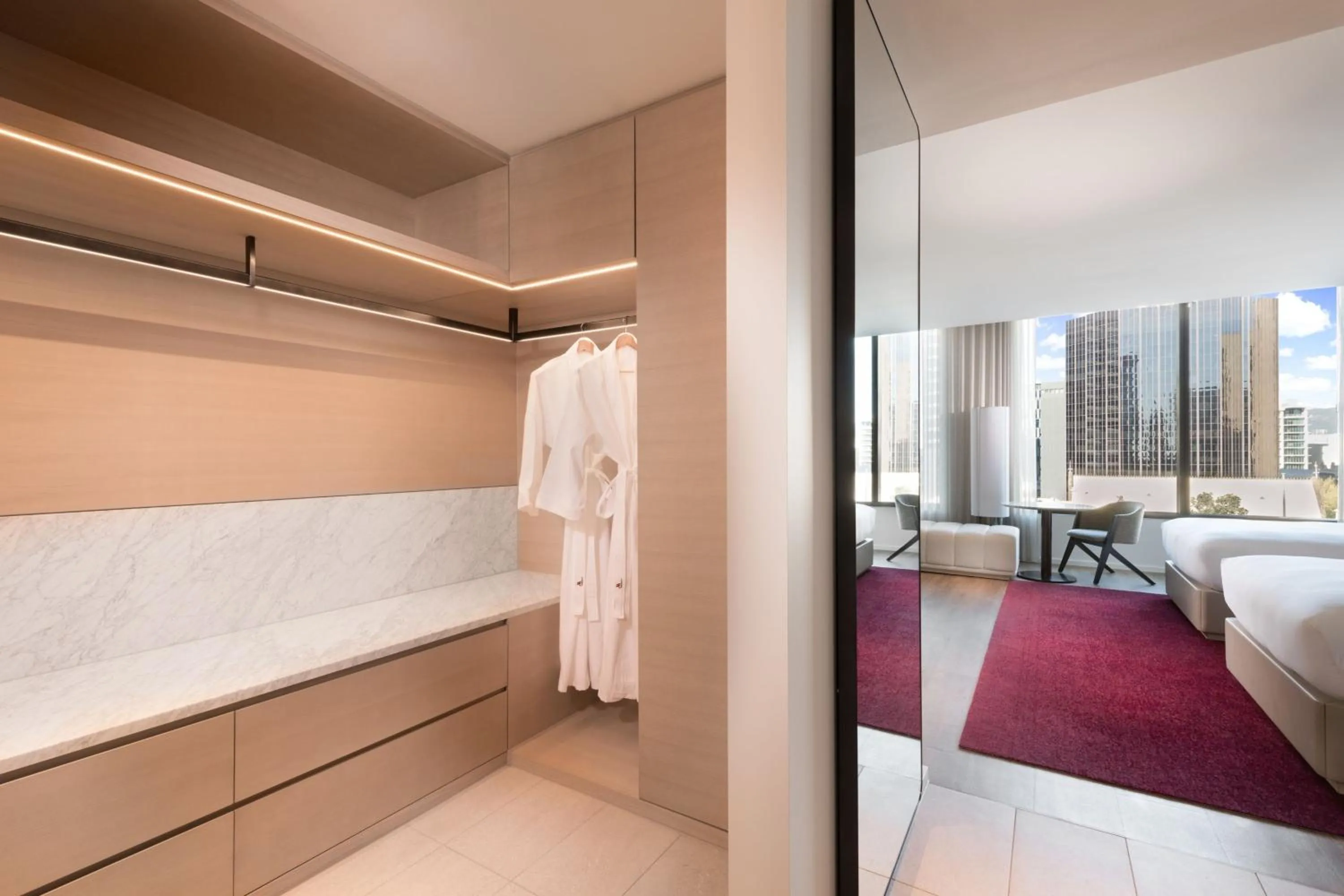 Lounge or bar, Bed in Adelaide Marriott Hotel