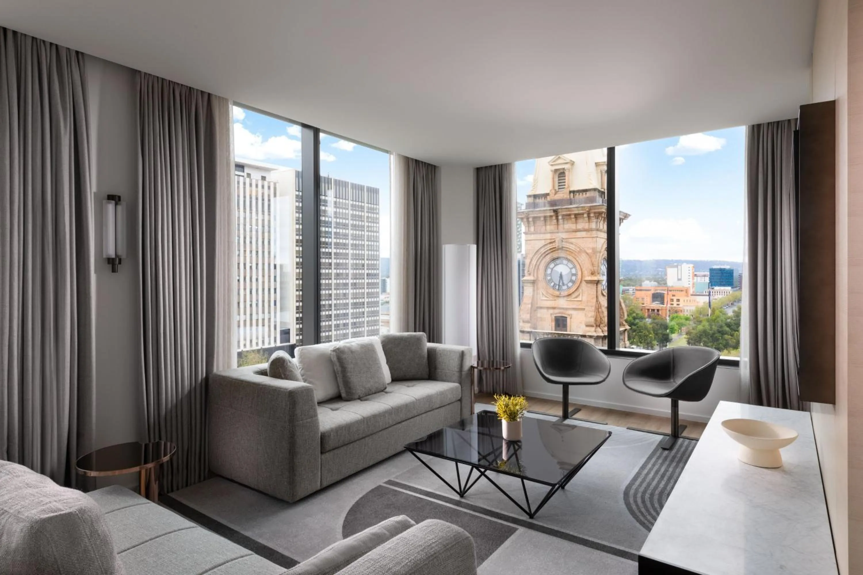 Lounge or bar in Adelaide Marriott Hotel