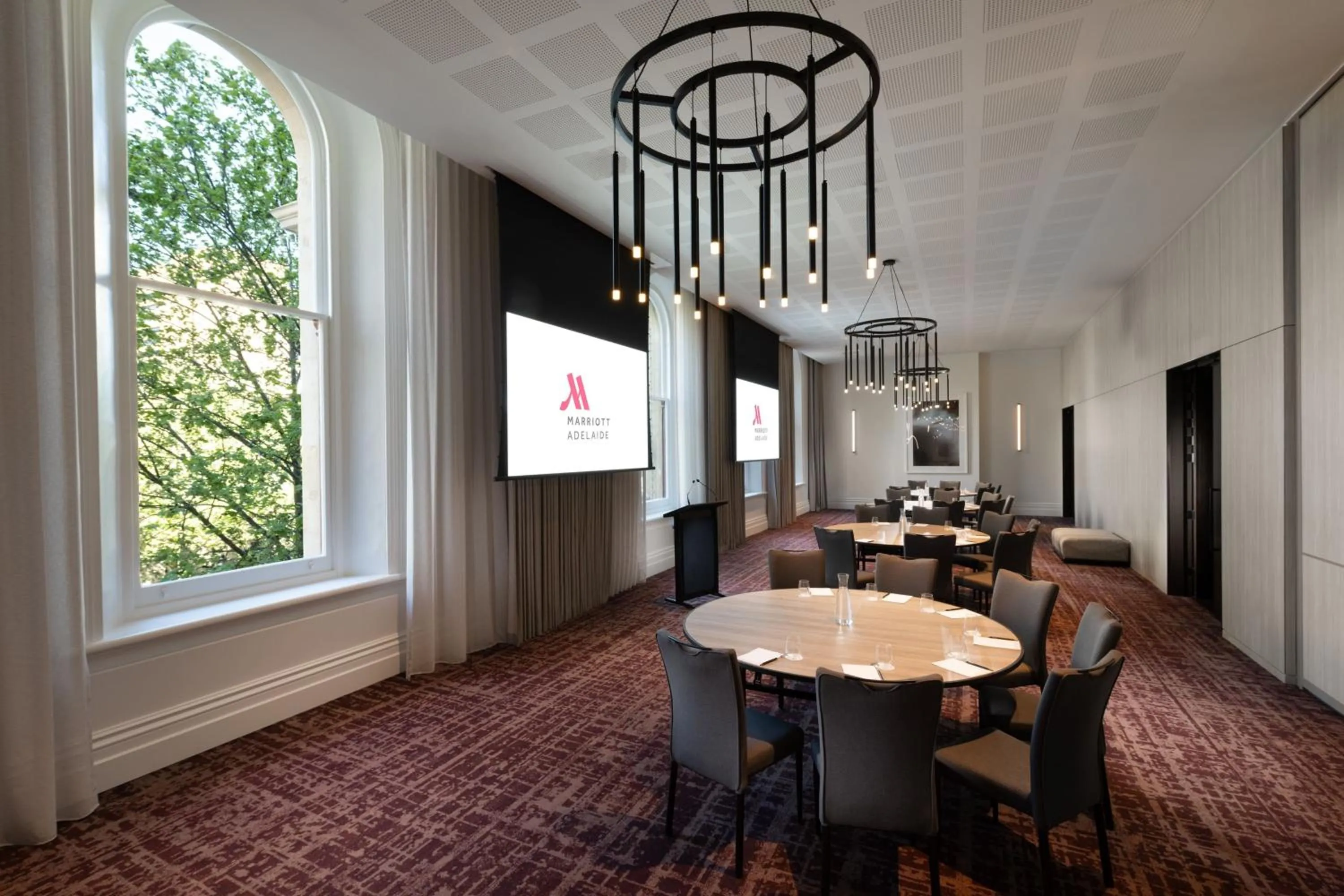 Lounge or bar in Adelaide Marriott Hotel