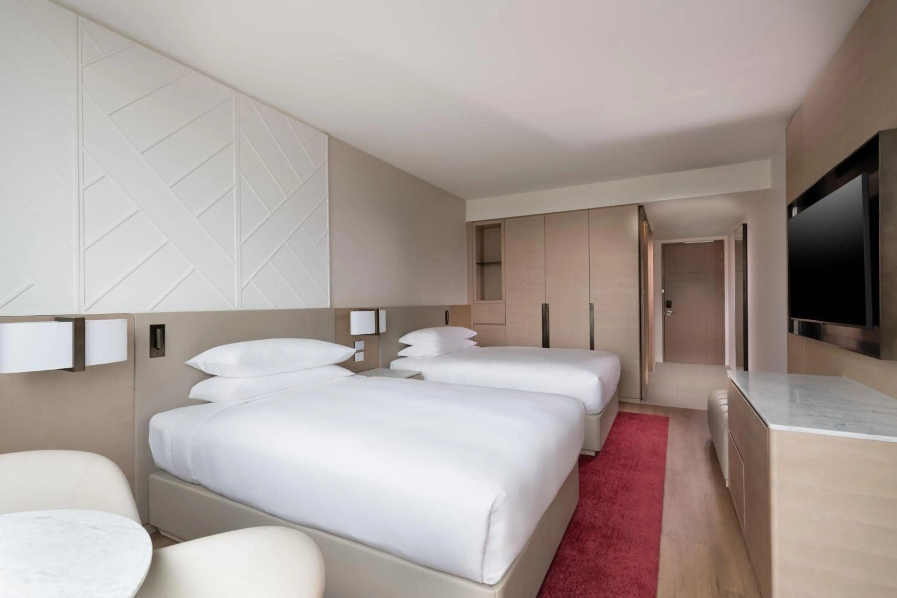 Photo of the whole room, Bed in Adelaide Marriott Hotel