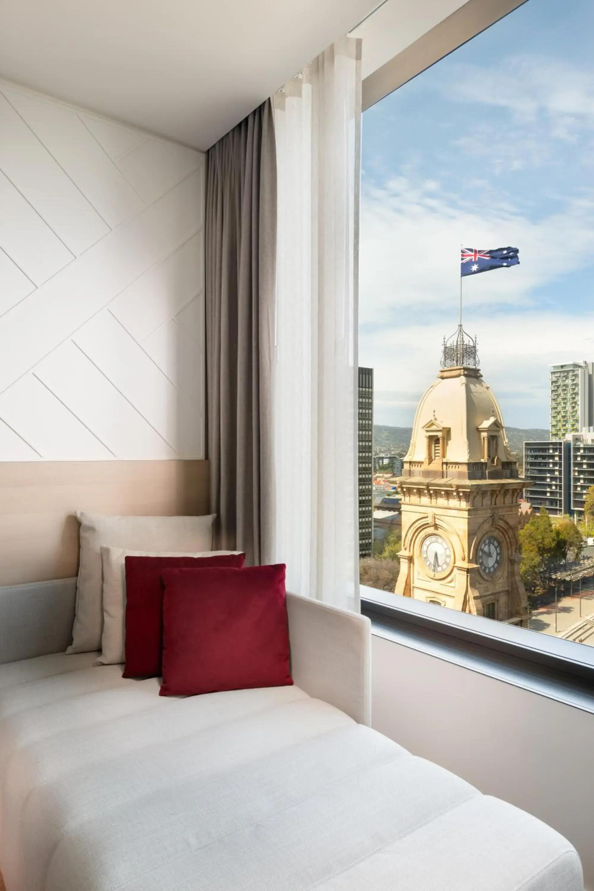 Deluxe King Room with City View in Adelaide Marriott Hotel Deluxe King Room with City View in Adelaide Marriott Hotel