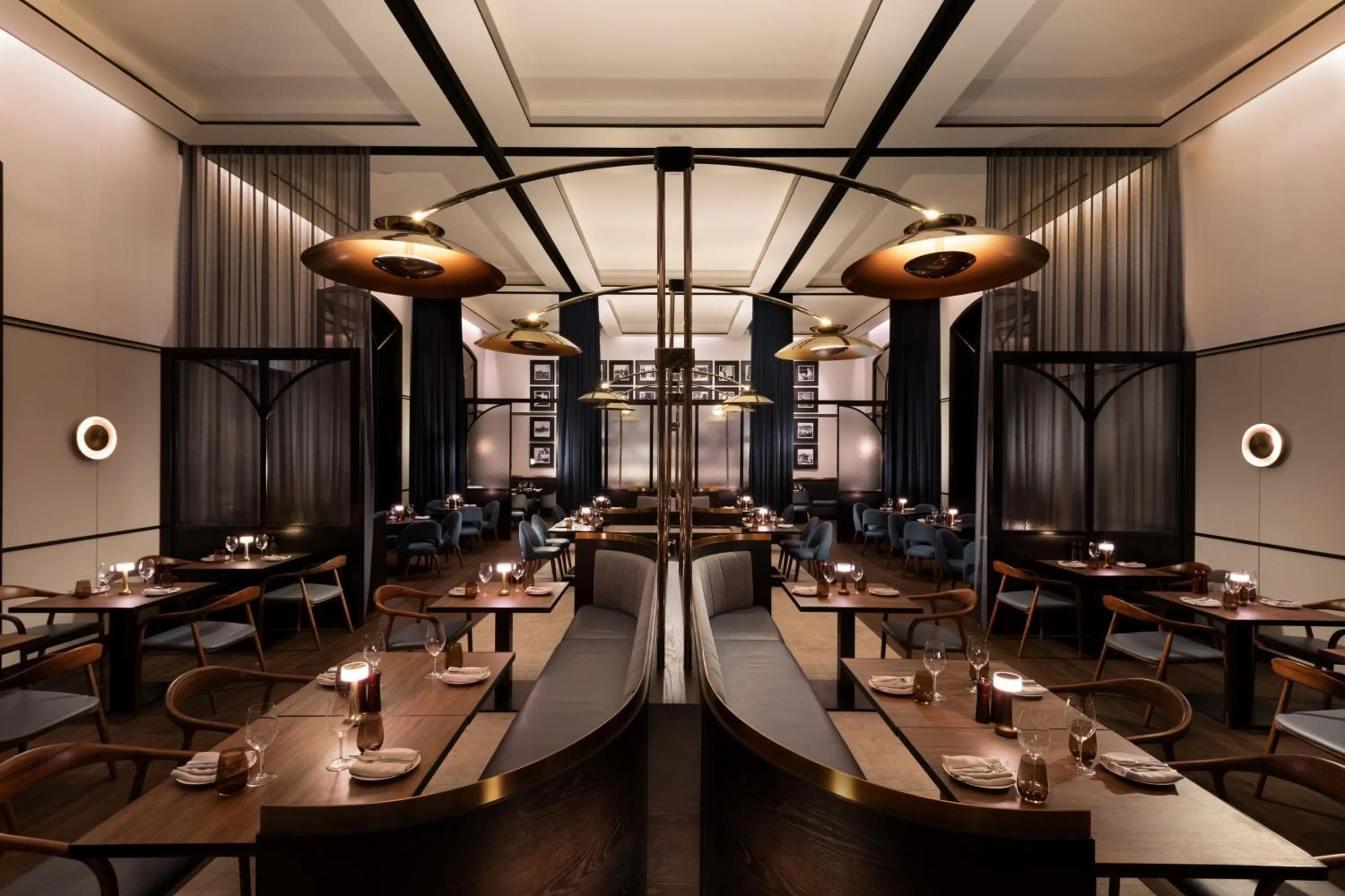 Restaurant/places to eat in Adelaide Marriott Hotel