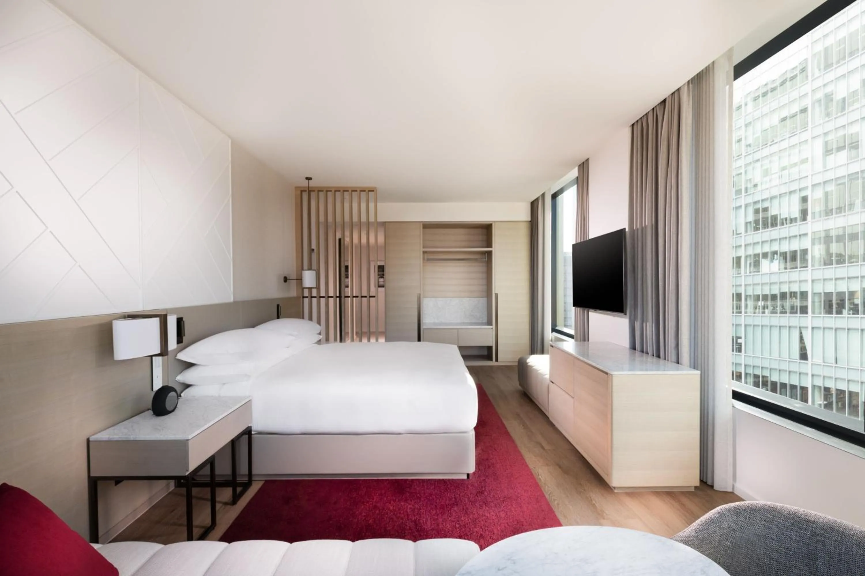 Photo of the whole room, Bed in Adelaide Marriott Hotel